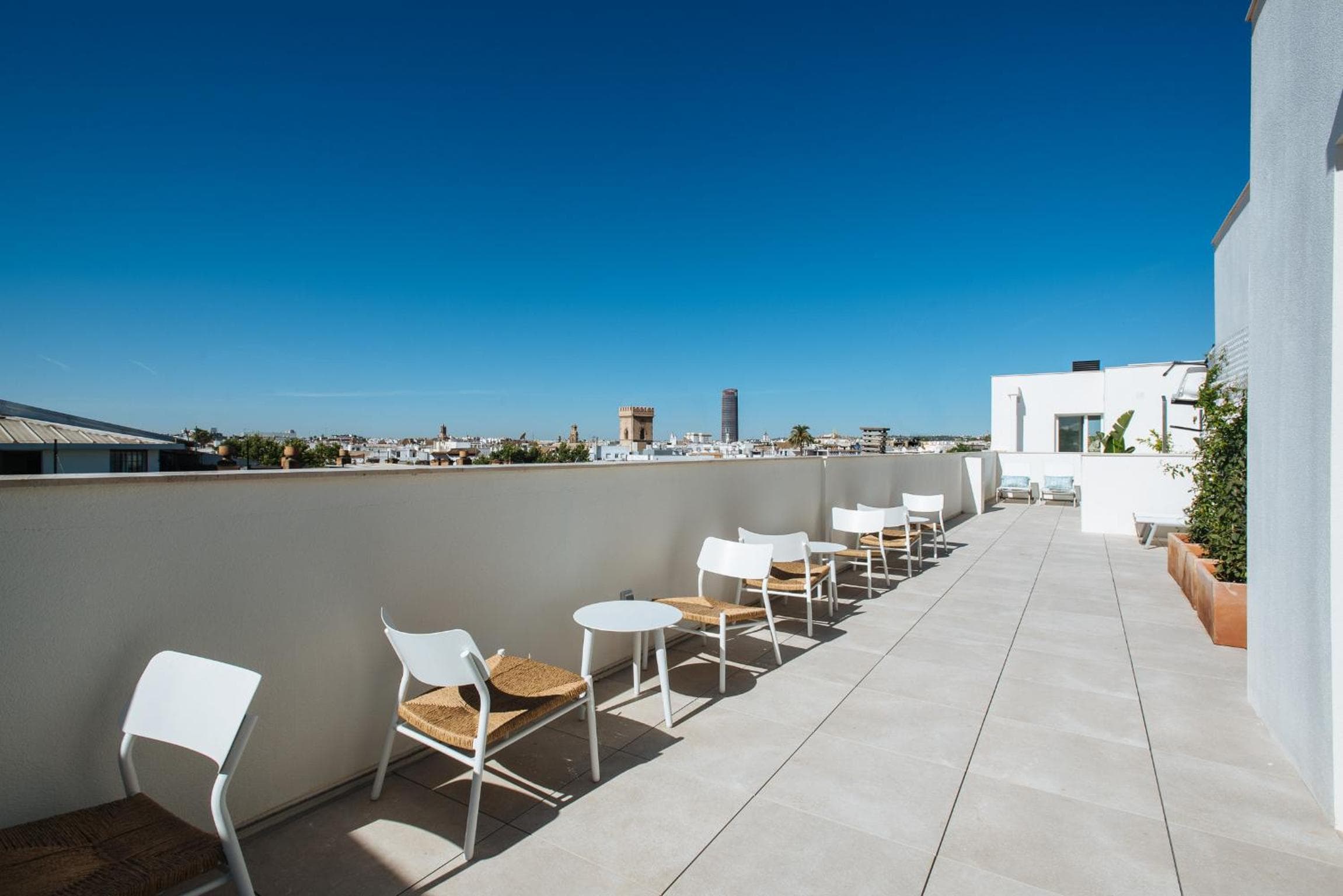 Sercotel Sevilla Guadalquivir Suites — 18