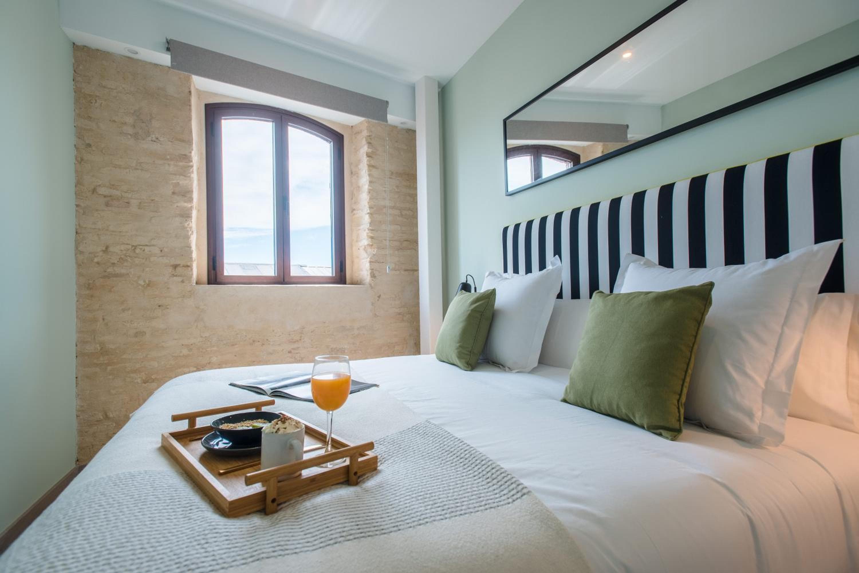 Sercotel Sevilla Guadalquivir Suites — 11