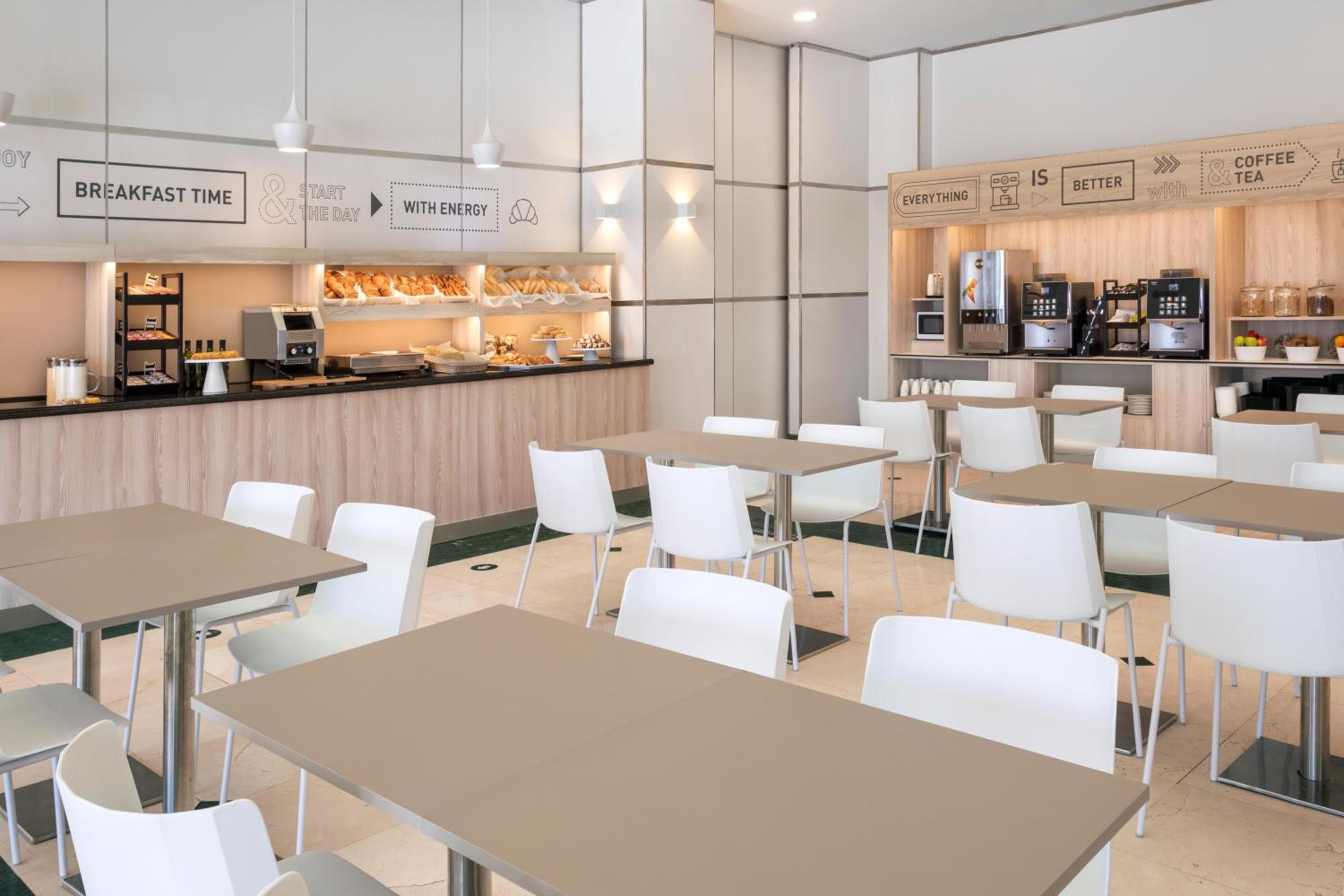 B&B HOTEL Madrid Aeropuerto T4 — 30
