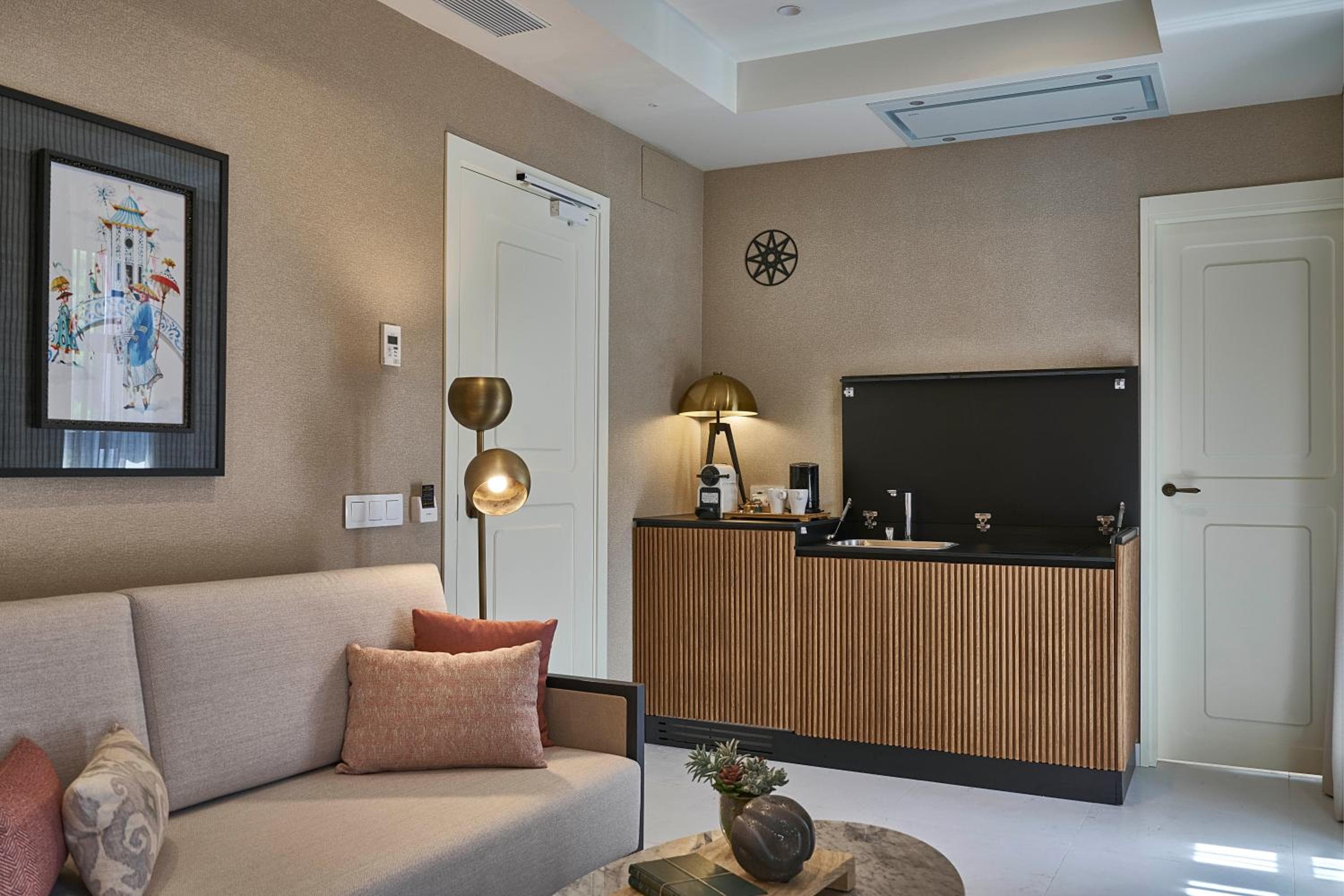 Vincci Molviedro Suites Apartments — 13