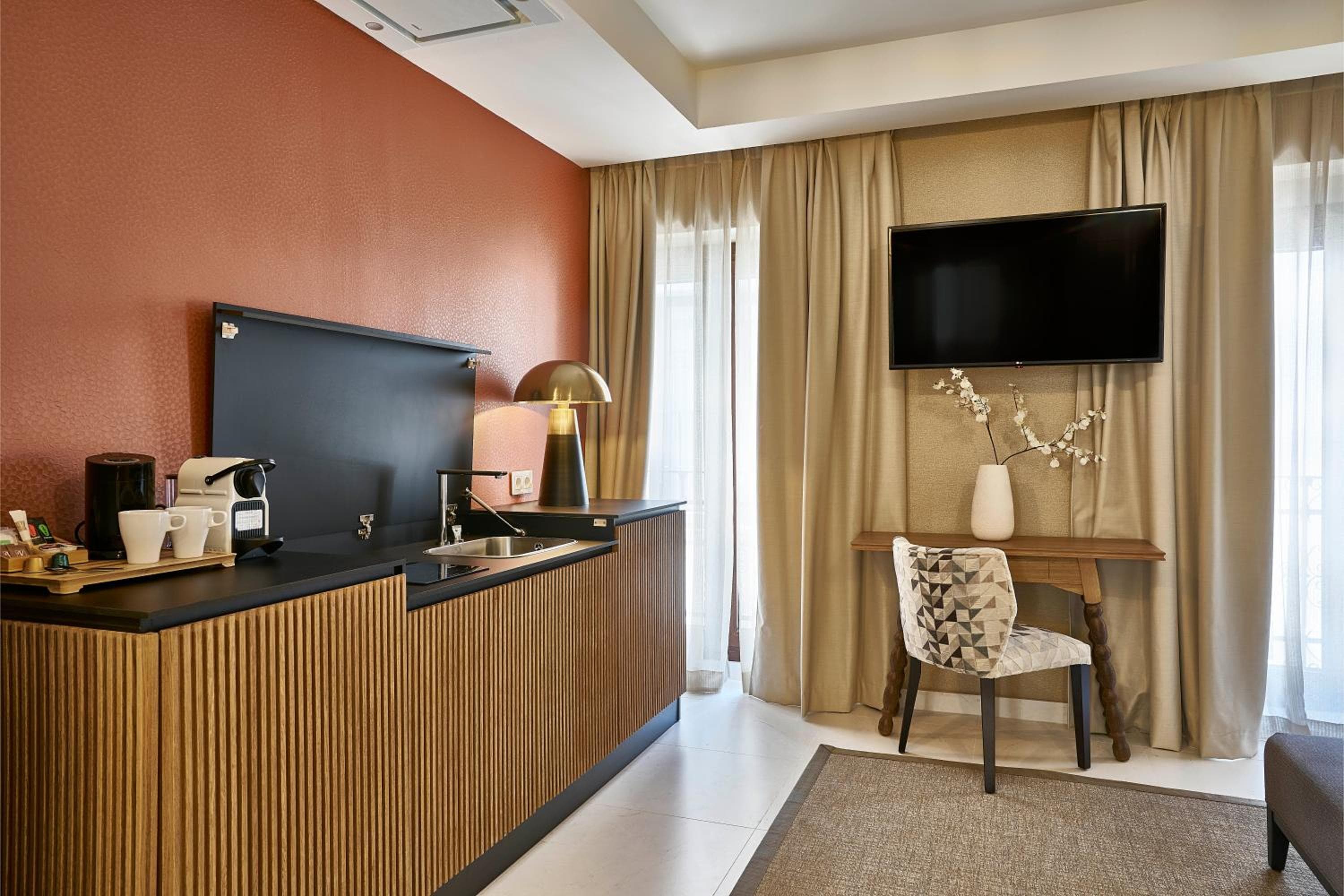 Vincci Molviedro Suites Apartments — 15