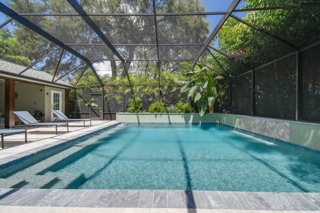 ¡Casa de lujo en el corazón del sur de Tampa y PISCINA! — 1