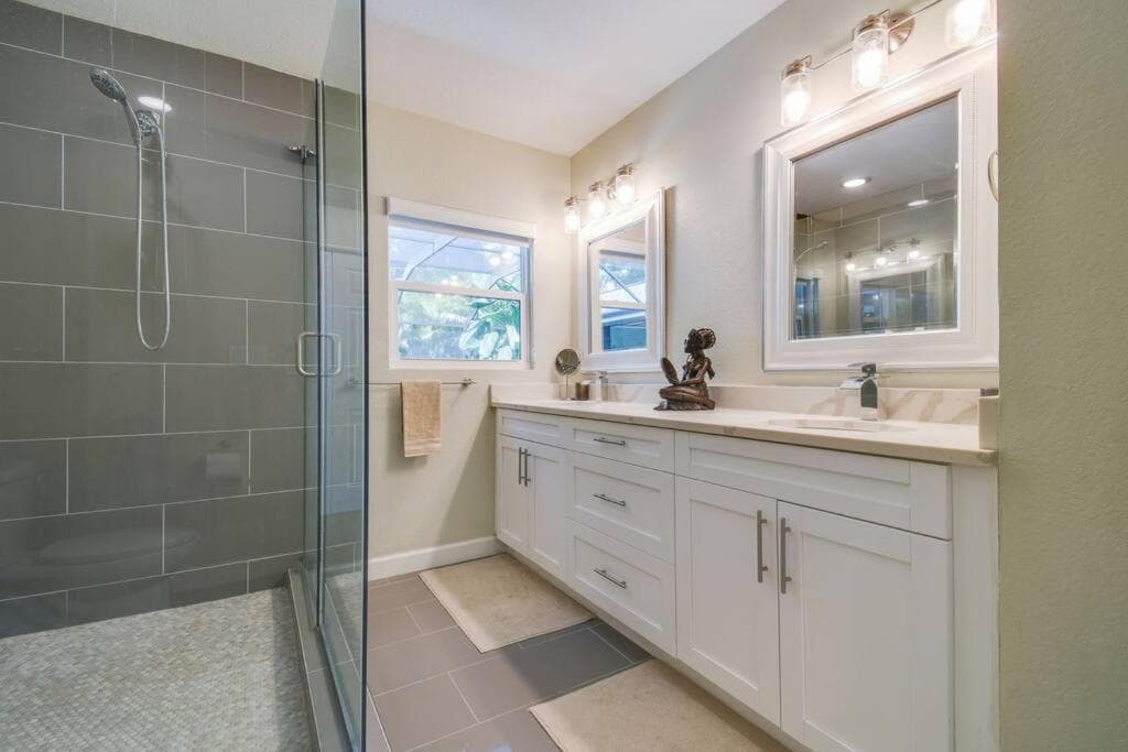 ¡Casa de lujo en el corazón del sur de Tampa y PISCINA! — 8