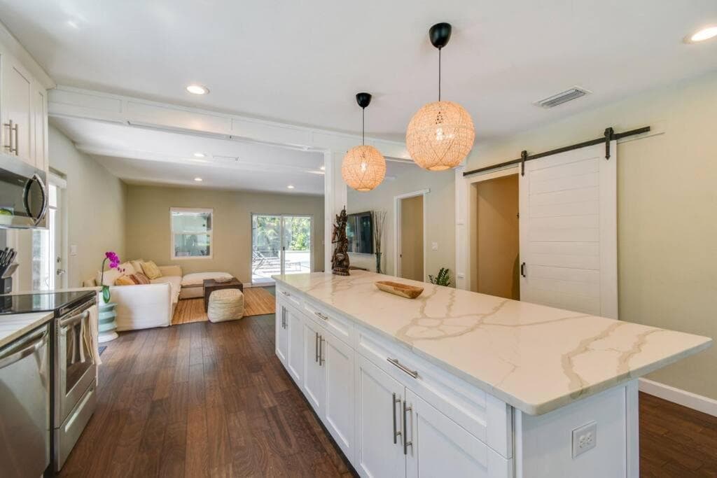 ¡Casa de lujo en el corazón del sur de Tampa y PISCINA! — 17