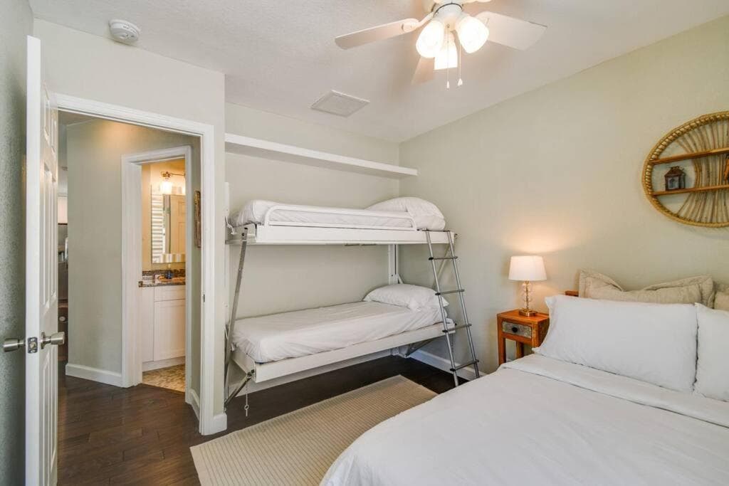 ¡Casa de lujo en el corazón del sur de Tampa y PISCINA! — 18