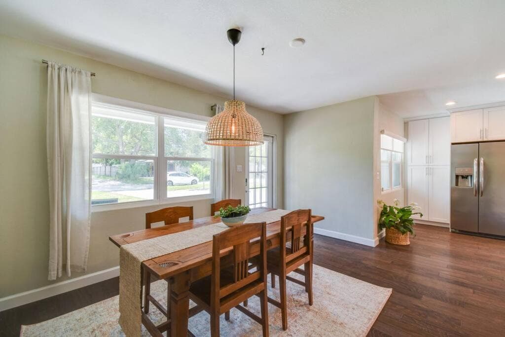 ¡Casa de lujo en el corazón del sur de Tampa y PISCINA! — 2