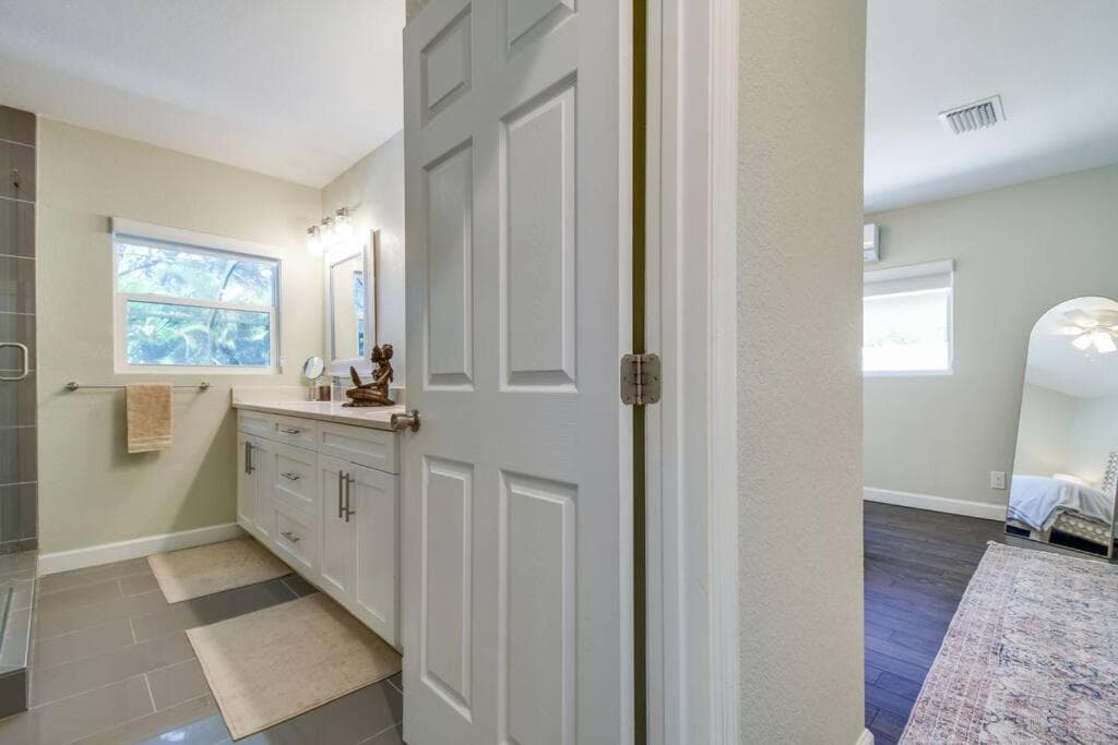 ¡Casa de lujo en el corazón del sur de Tampa y PISCINA! — 10