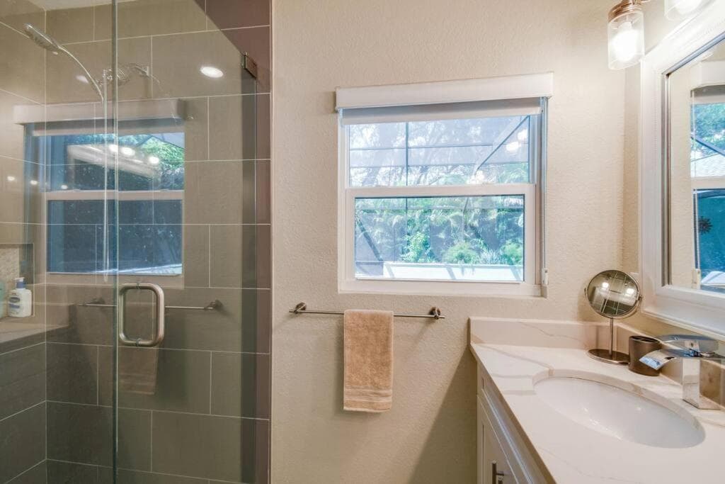 ¡Casa de lujo en el corazón del sur de Tampa y PISCINA! — 14