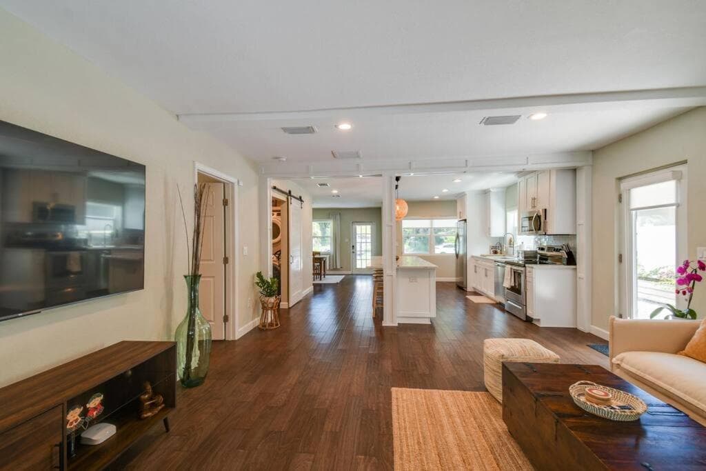 ¡Casa de lujo en el corazón del sur de Tampa y PISCINA! — 28