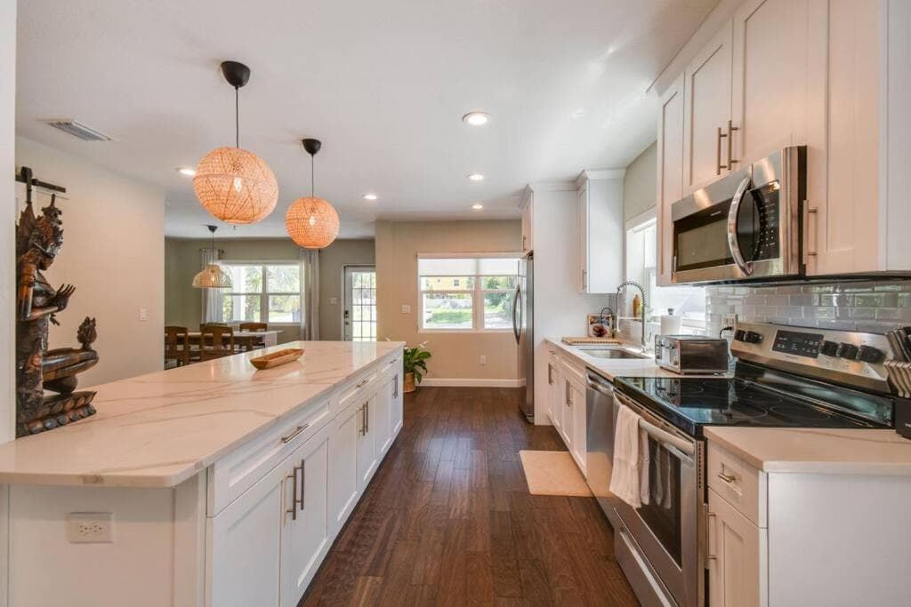 ¡Casa de lujo en el corazón del sur de Tampa y PISCINA! — 26