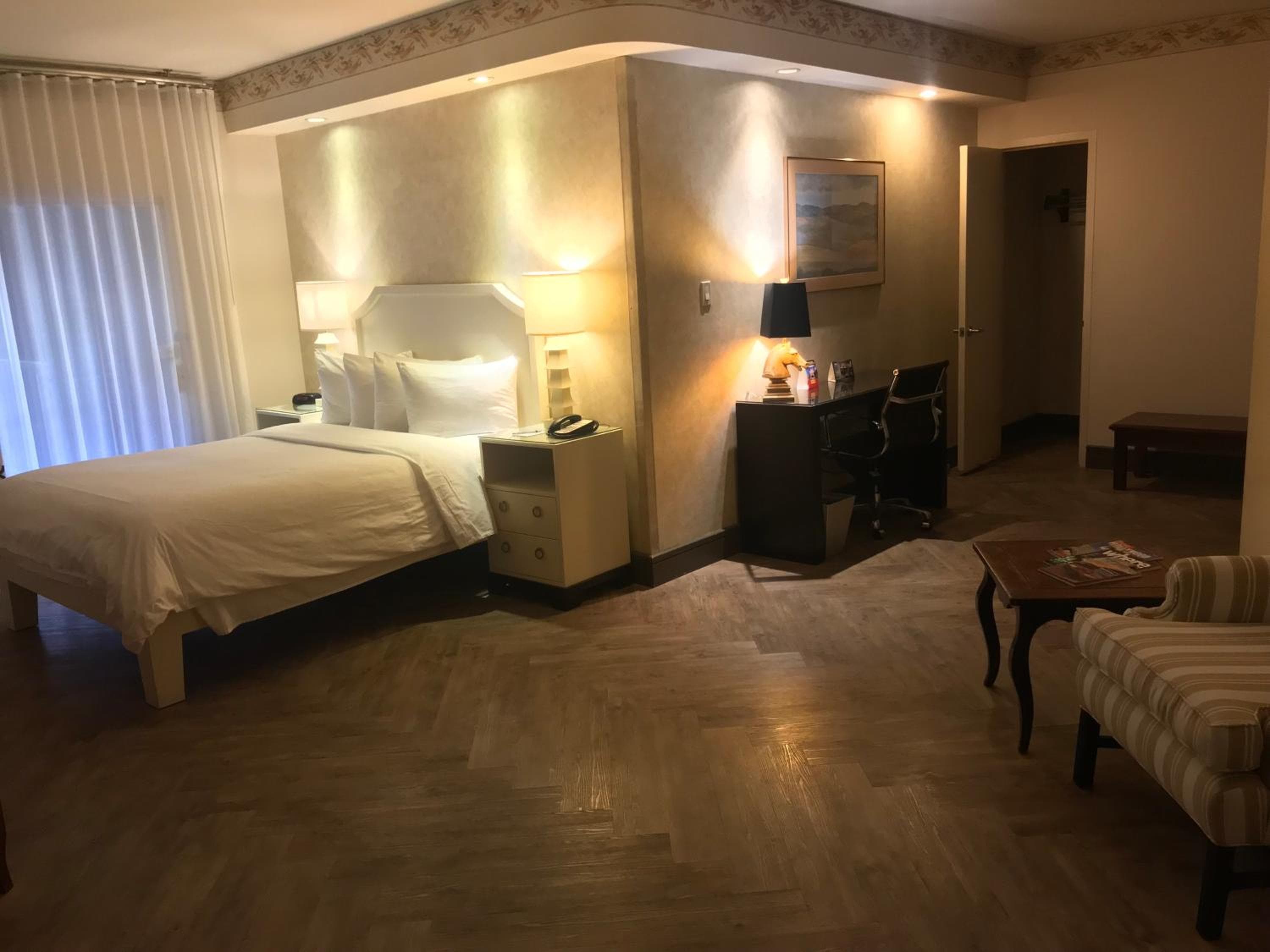 Hollywood Hotel — 29