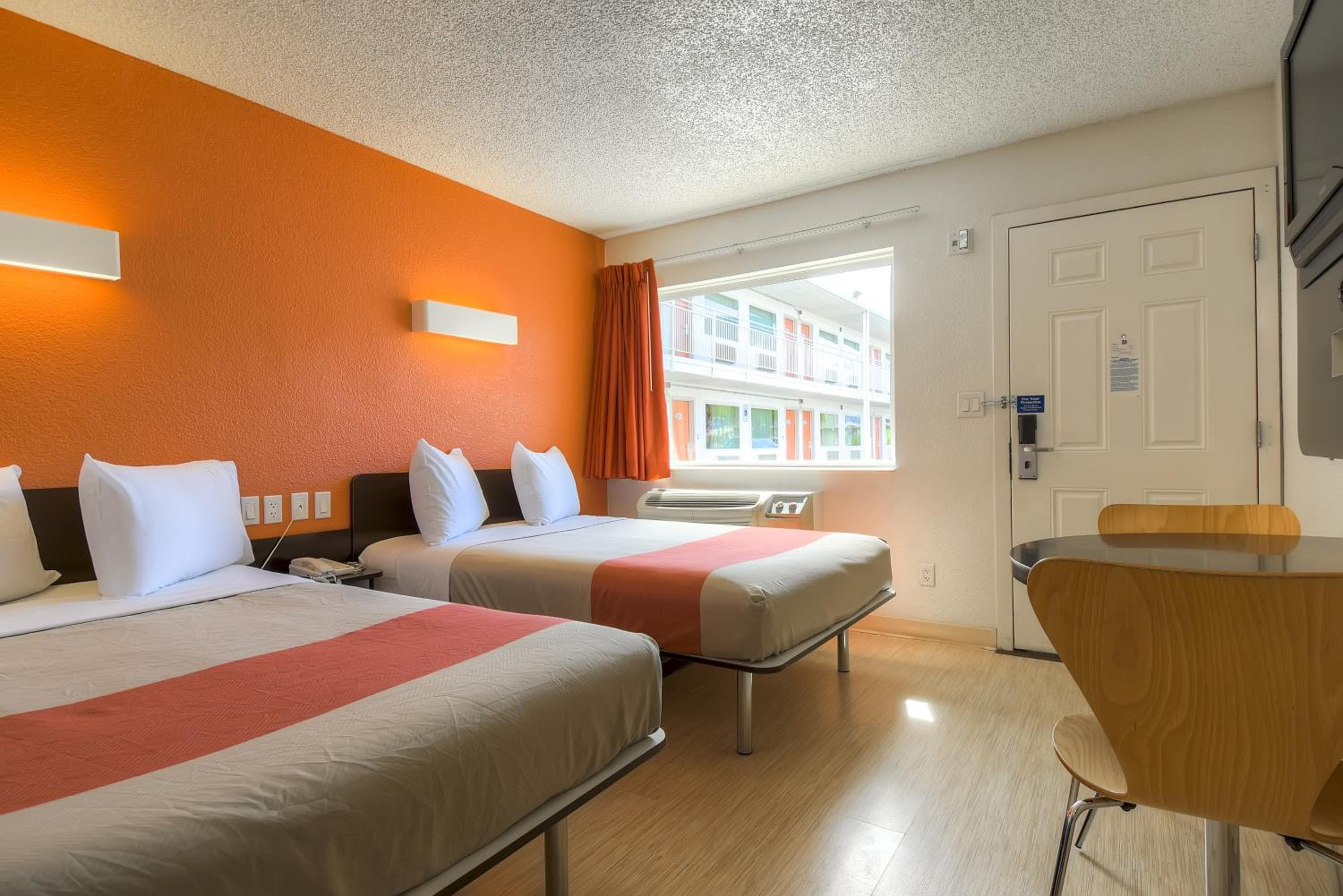 Studio 6 Suites Las Vegas, NV - Tropicana — 11