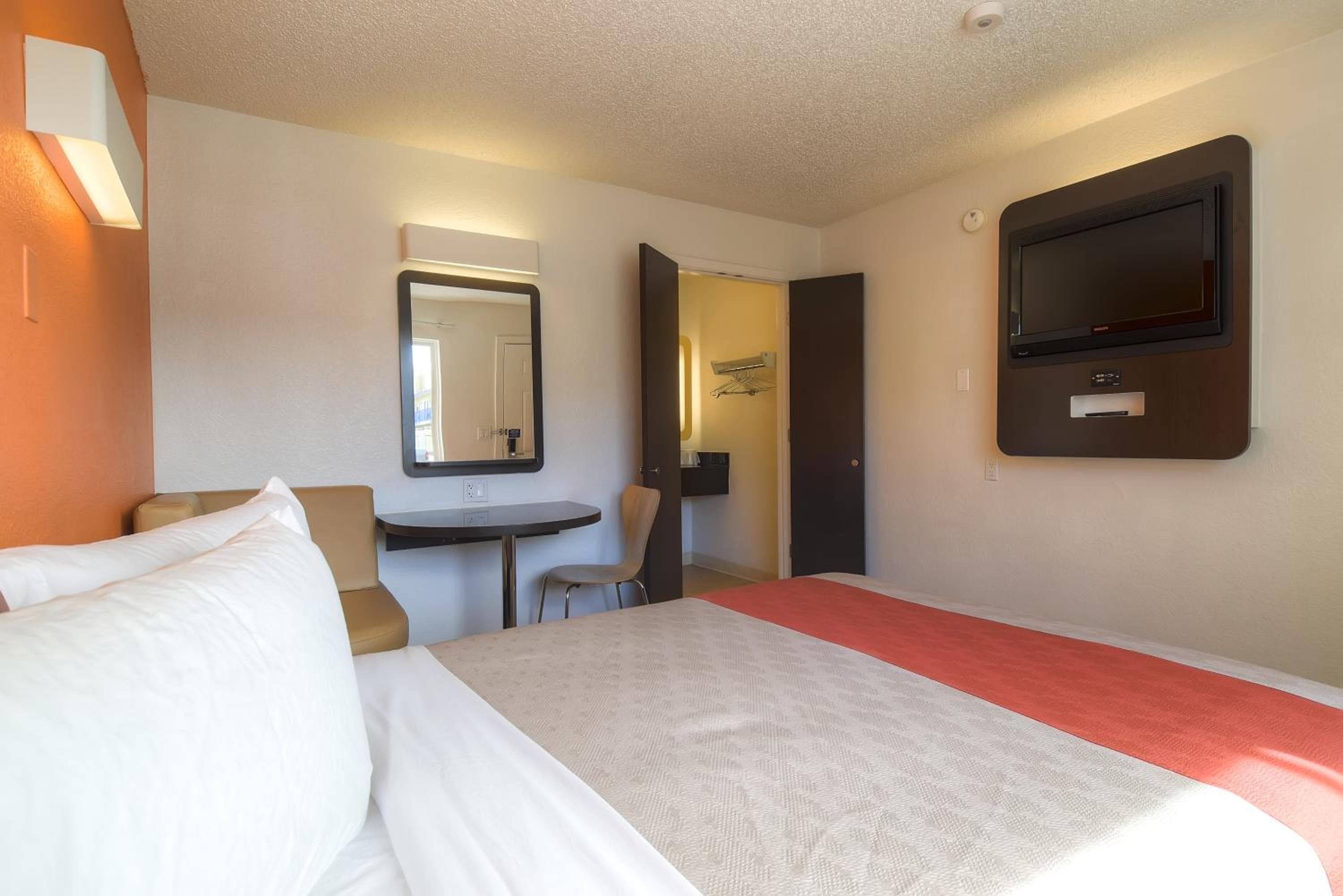 Studio 6 Suites Las Vegas, NV - Tropicana — 19