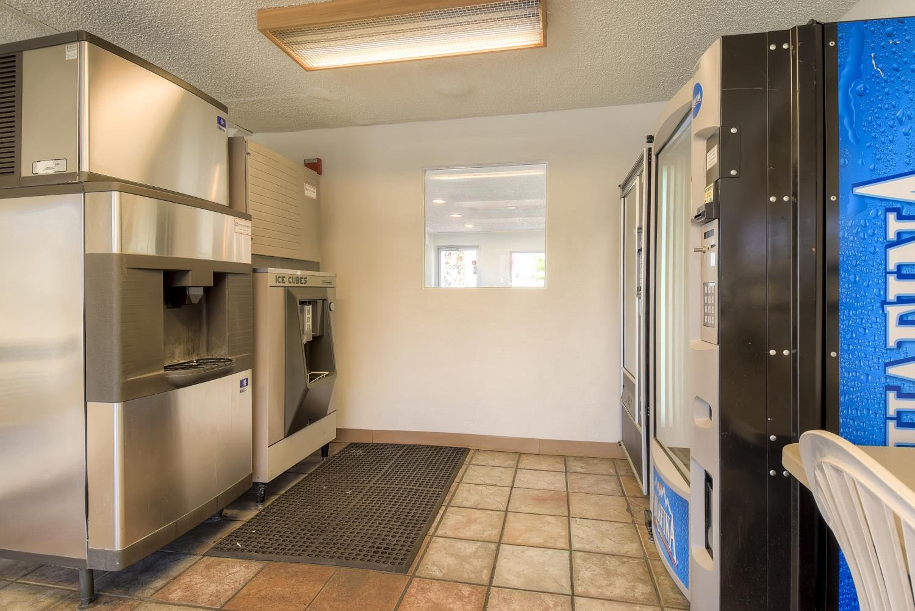 Motel 6 Las Vegas, NV – I-15 Stadium — 22