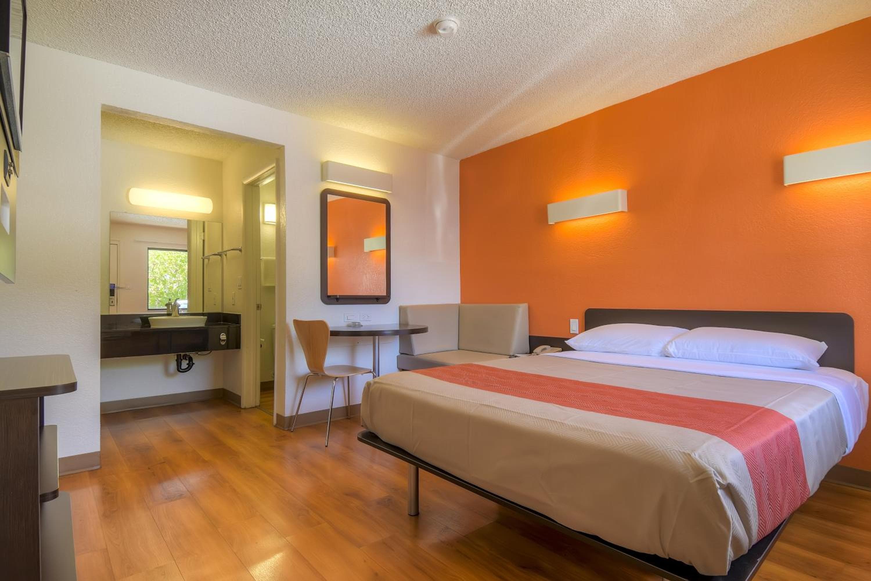 Park Inn by Radisson, Las Vegas I-15 — 15