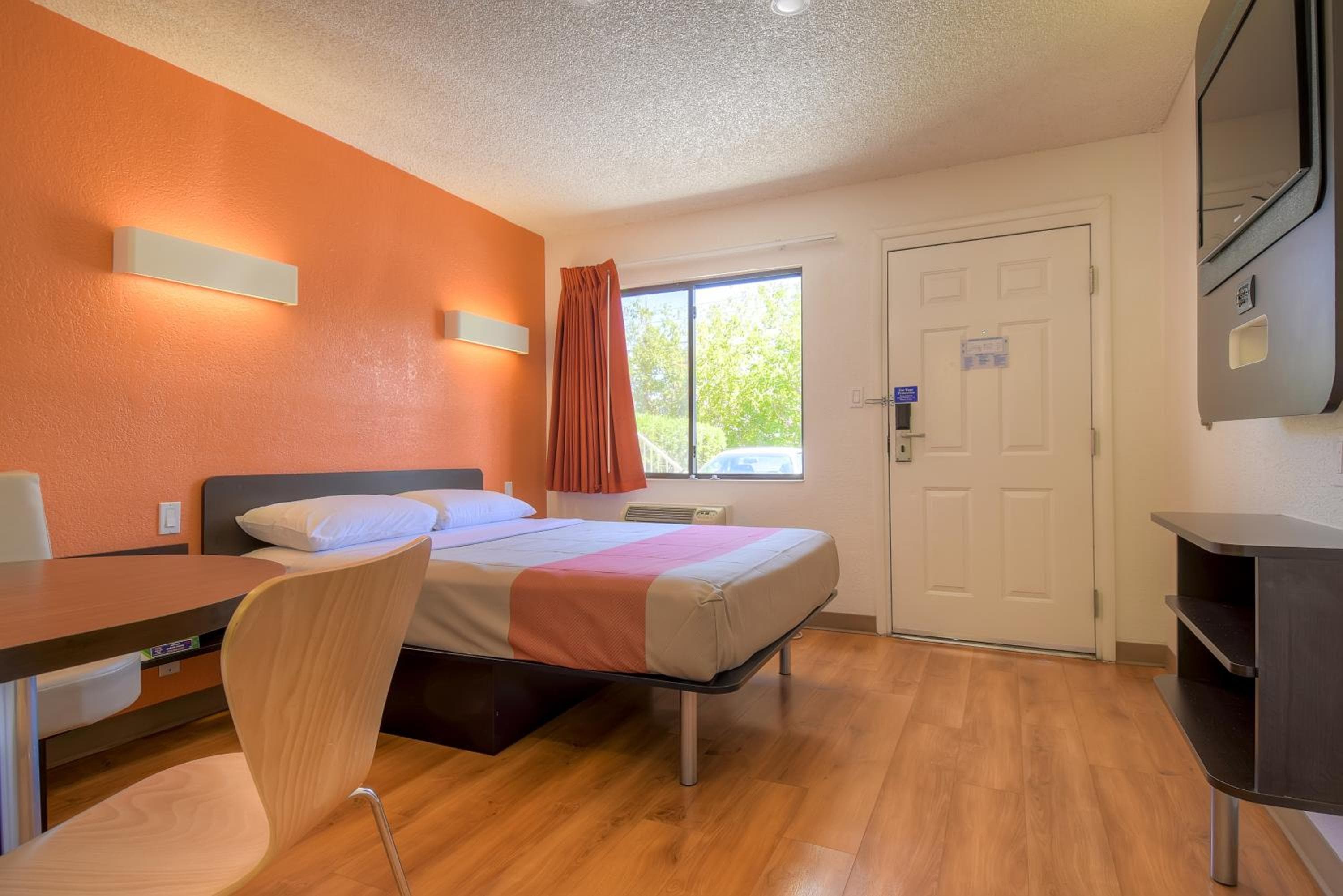 Motel 6 Las Vegas, NV – I-15 Stadium — 19