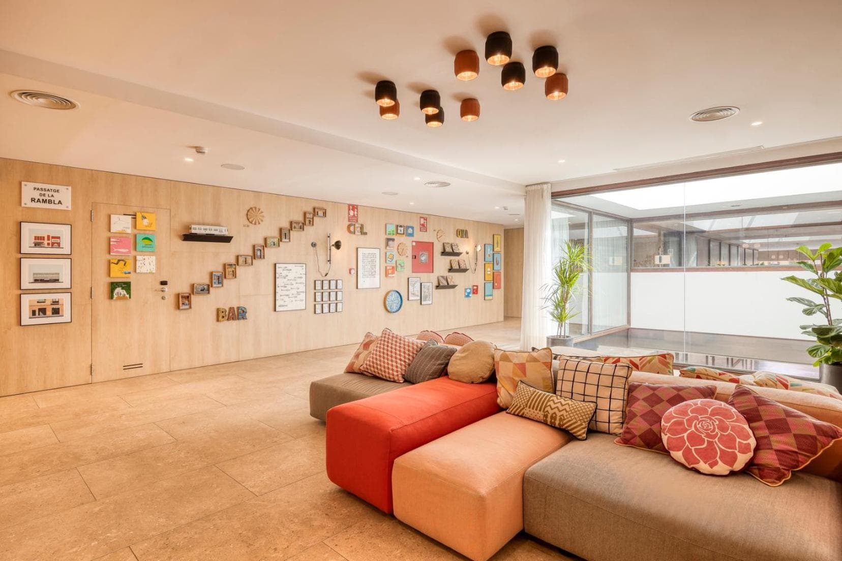 Citadines Ramblas Barcelona — 9