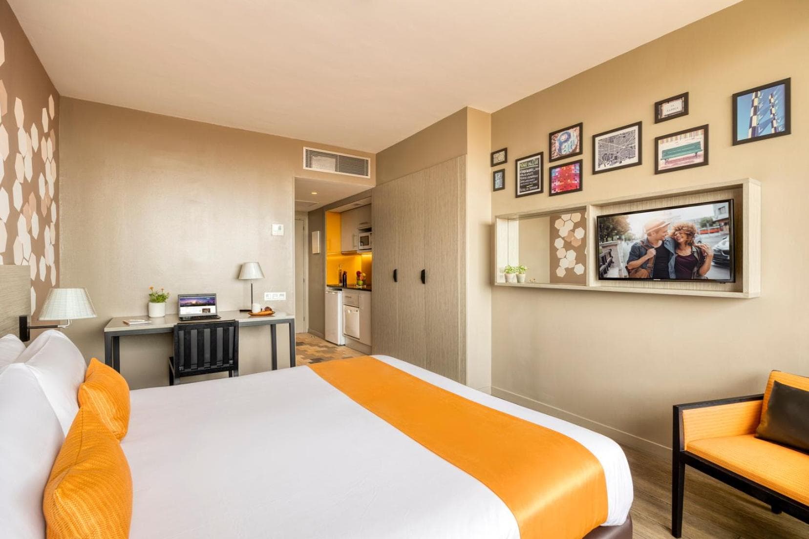 Citadines Ramblas Barcelona — 8