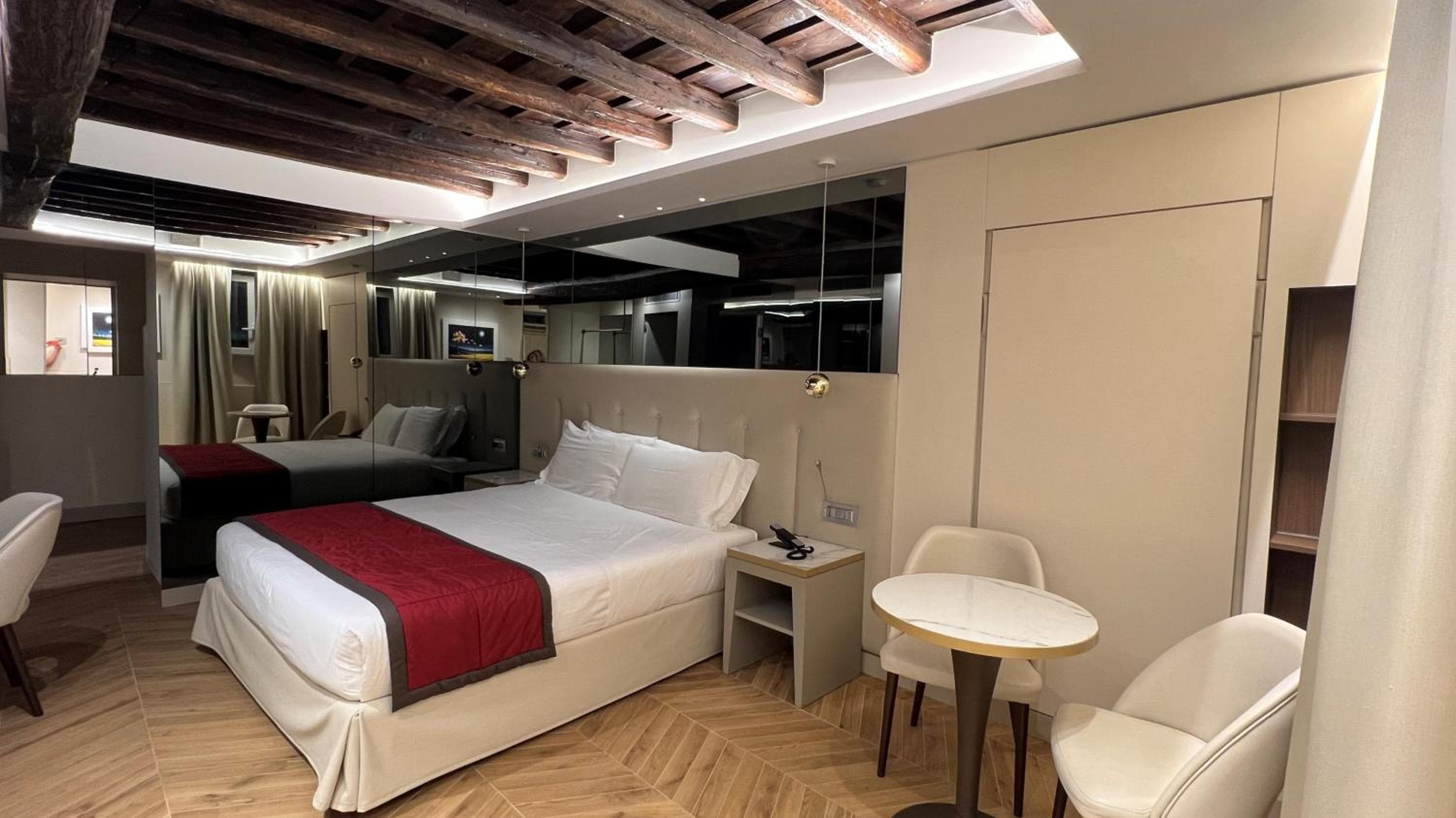 Harry's Bar Trevi Hotel & Restaurant — 13