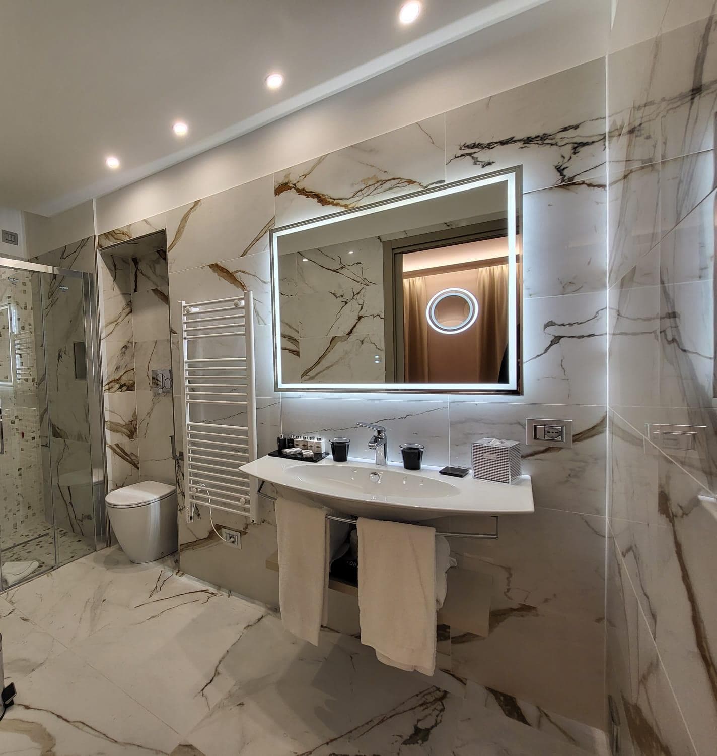 Harry's Bar Trevi Hotel & Restaurant — 12