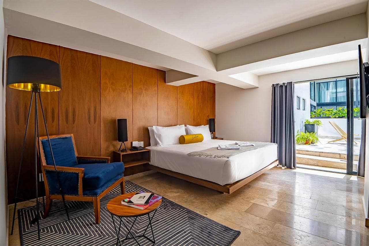 HOTEL LUCA — 21