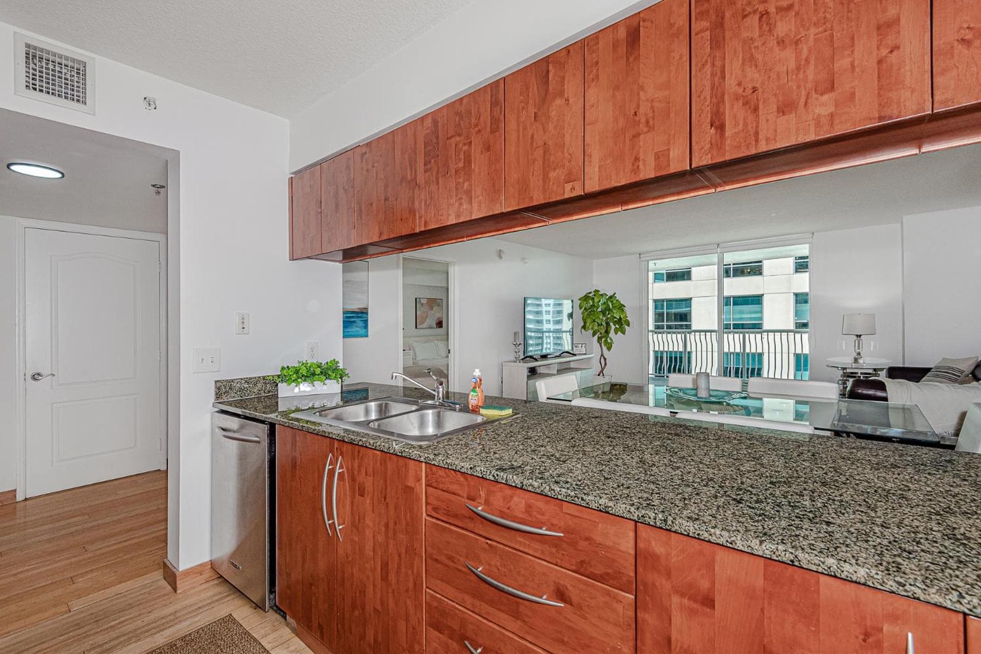 Miami Condo mit Stadtblick und Meerblick! Schlafmöglichkeiten für bis zu 6 Personen! — 9