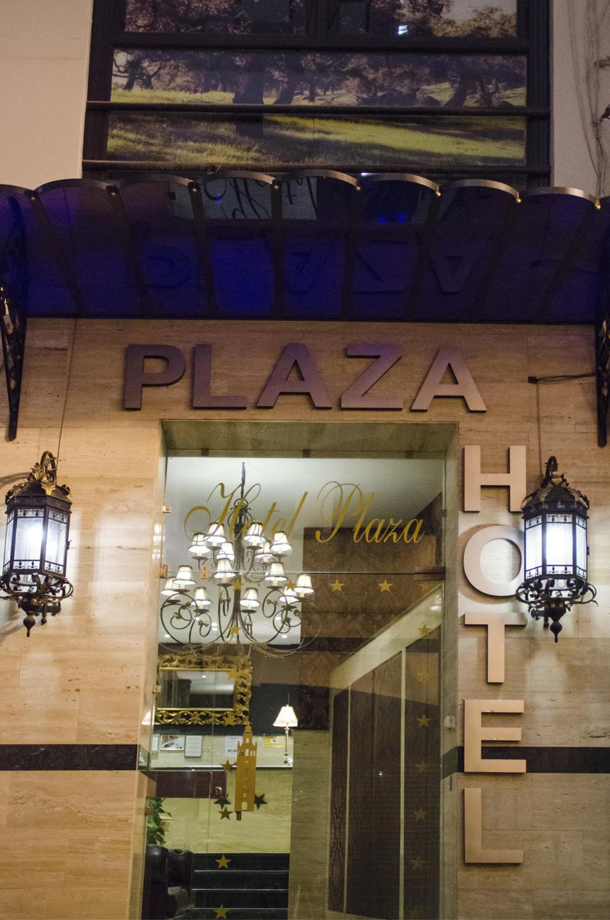 Hotel Plaza — 26