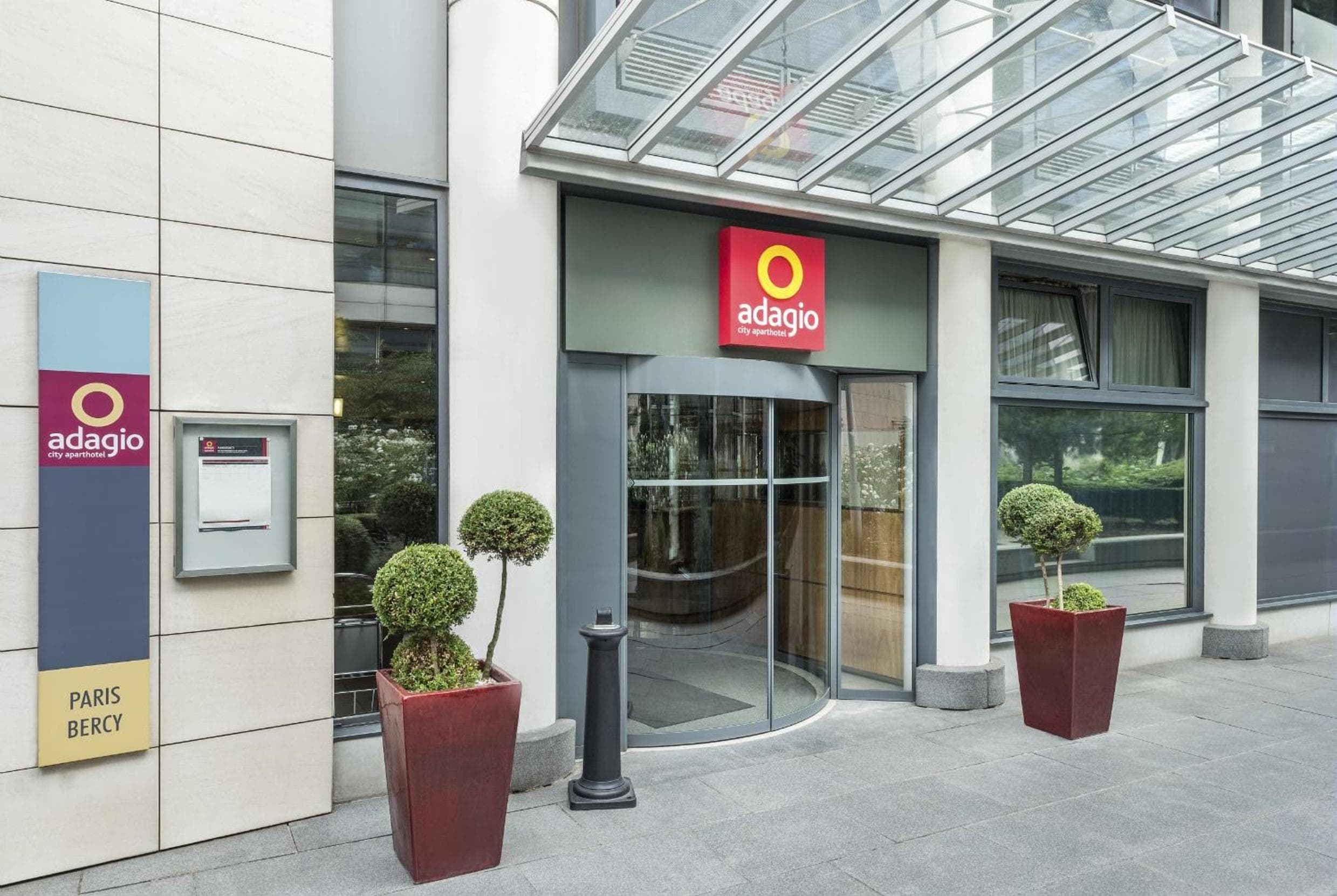 Apartahotel Adagio París Bercy Village — 1
