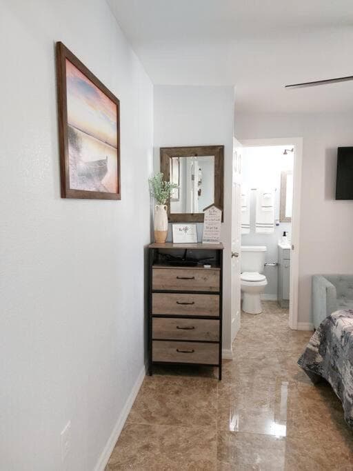 Das Torres' Loft West Tampa MidTown Raymond James Stadium — 17