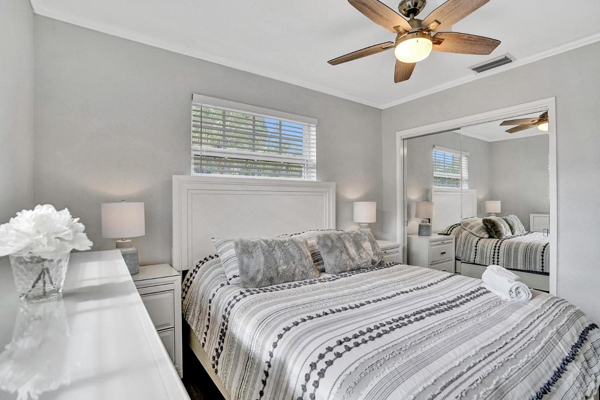 Waterfront Heated Pool(Complimentary), Jacuzzi, Pier, 2mi to Beach — 9