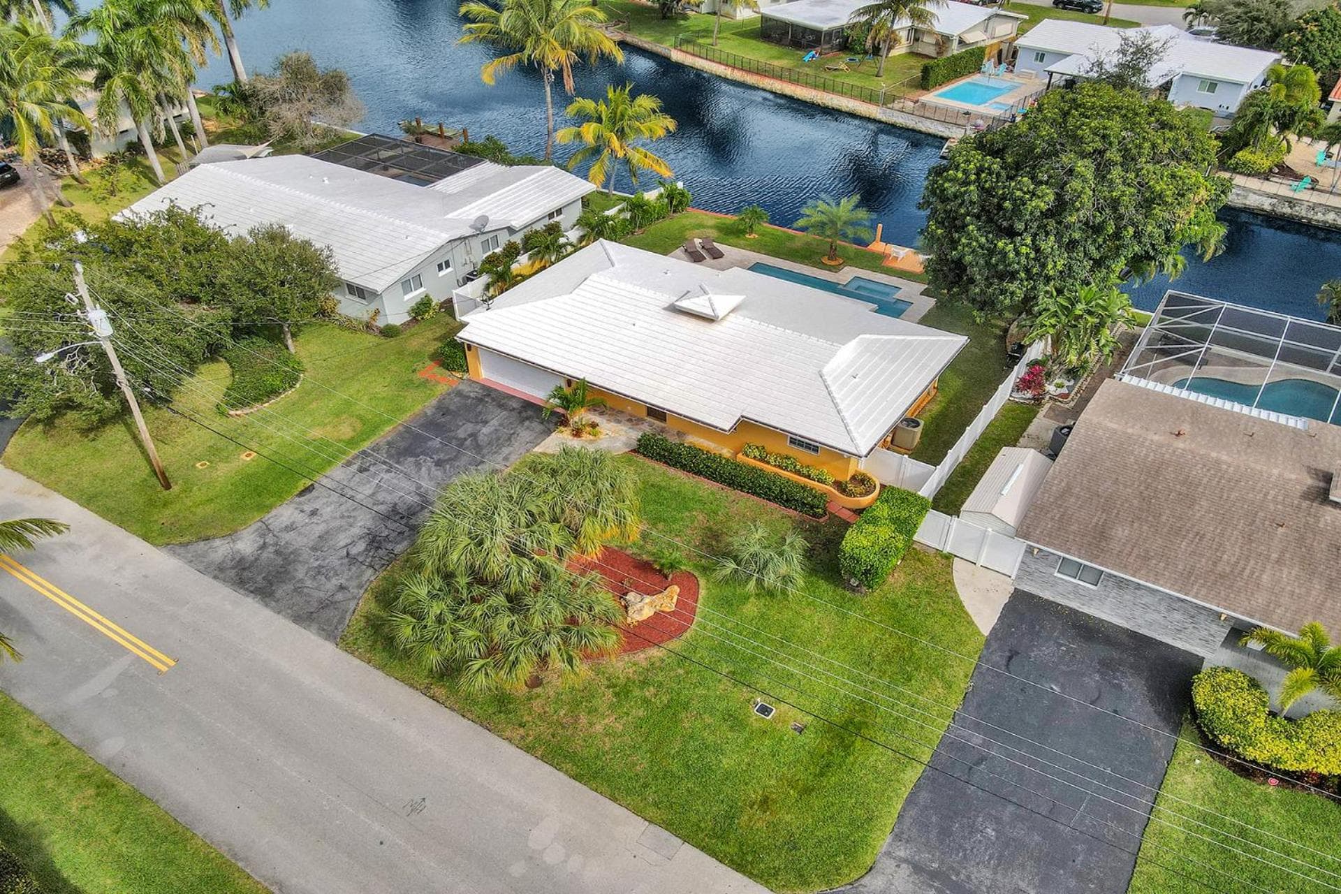 Waterfront Heated Pool(Complimentary), Jacuzzi, Pier, 2mi to Beach — 18