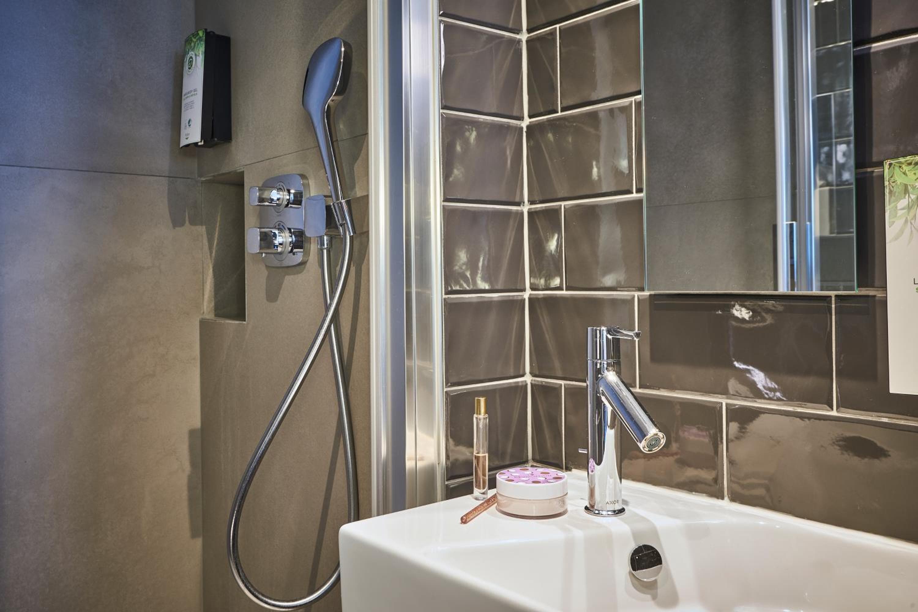 Hotel Campanile Parigi-Bercy Village — 4