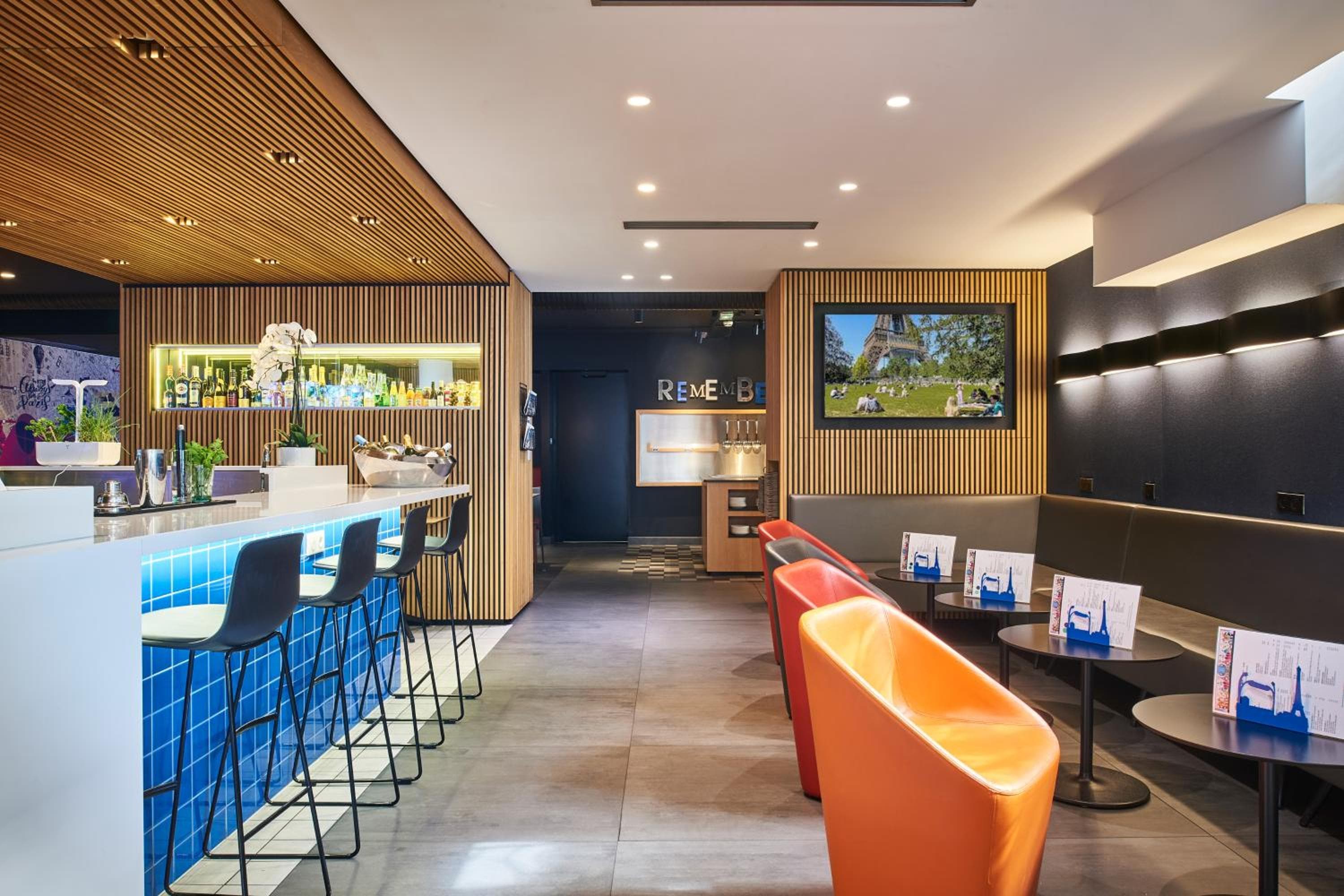 Hotel Campanile Parigi-Bercy Village — 16