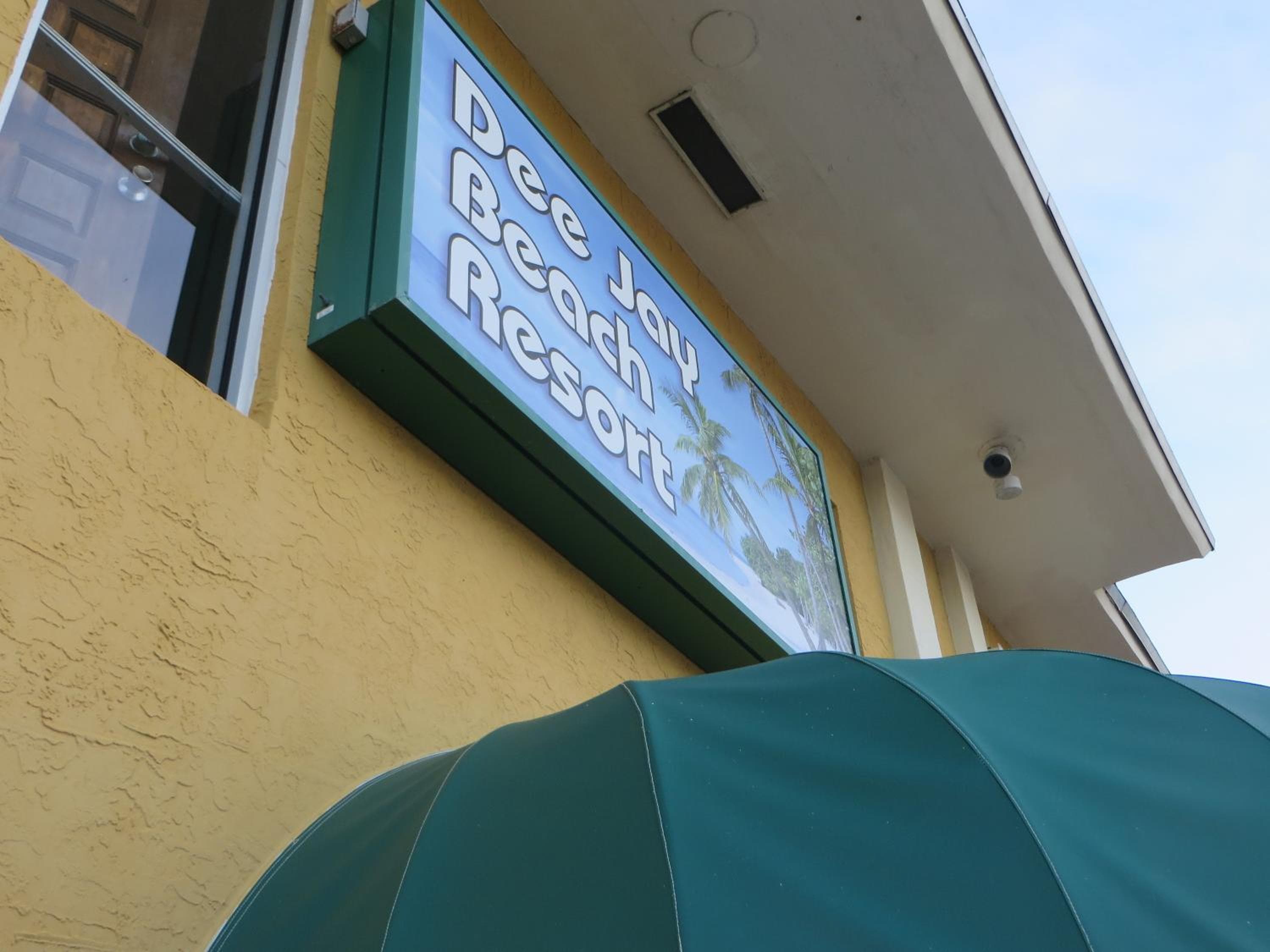 Dee Jay Beach Resort — 20