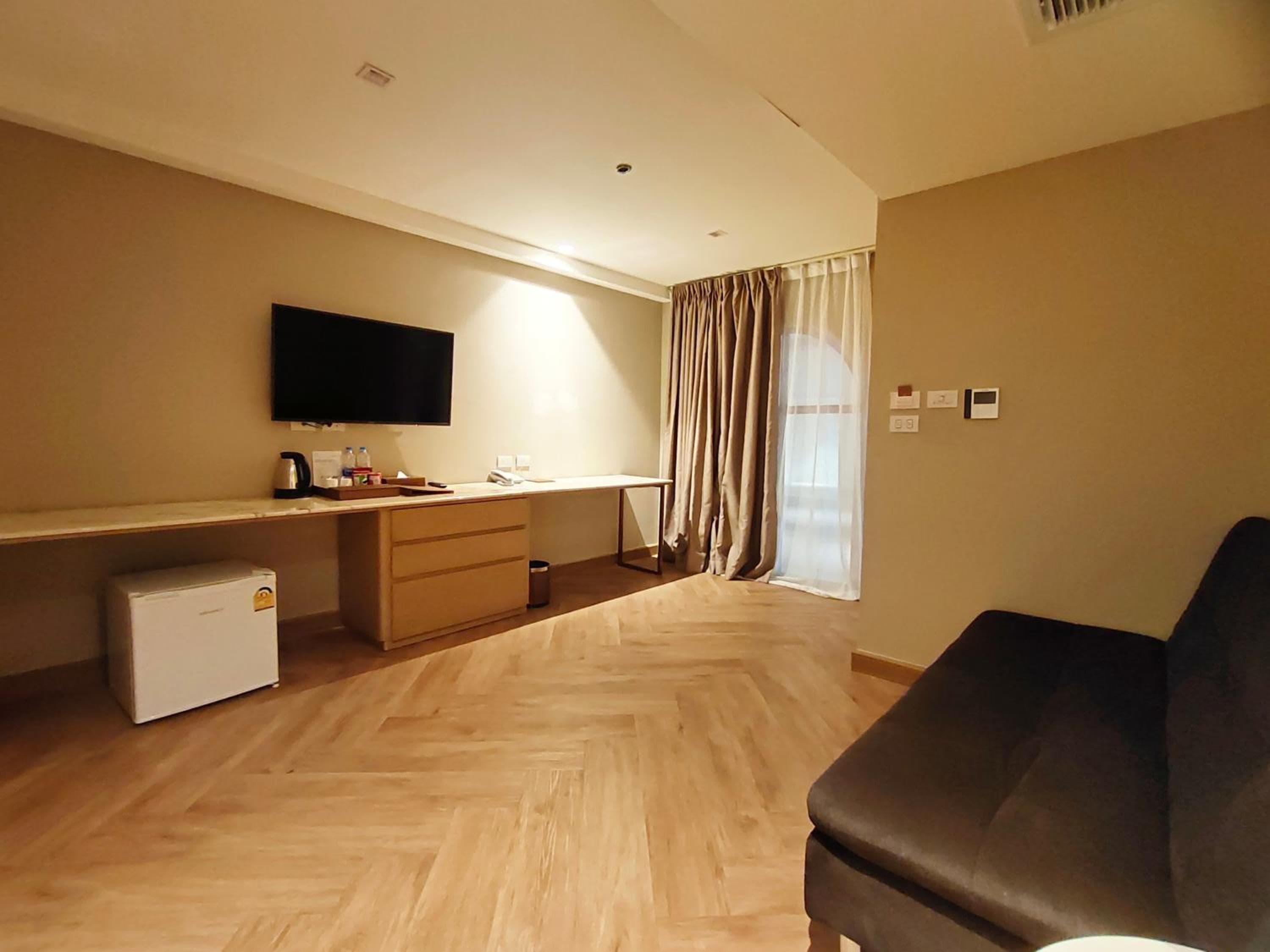 Away Bangkok Riverside Kene — 20