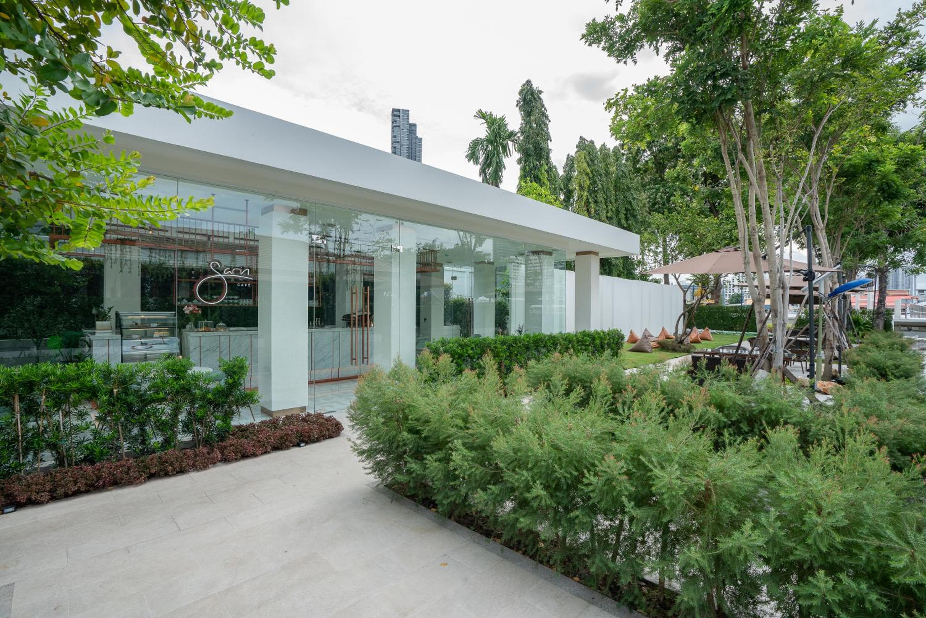 Away Bangkok Riverside Kene — 22