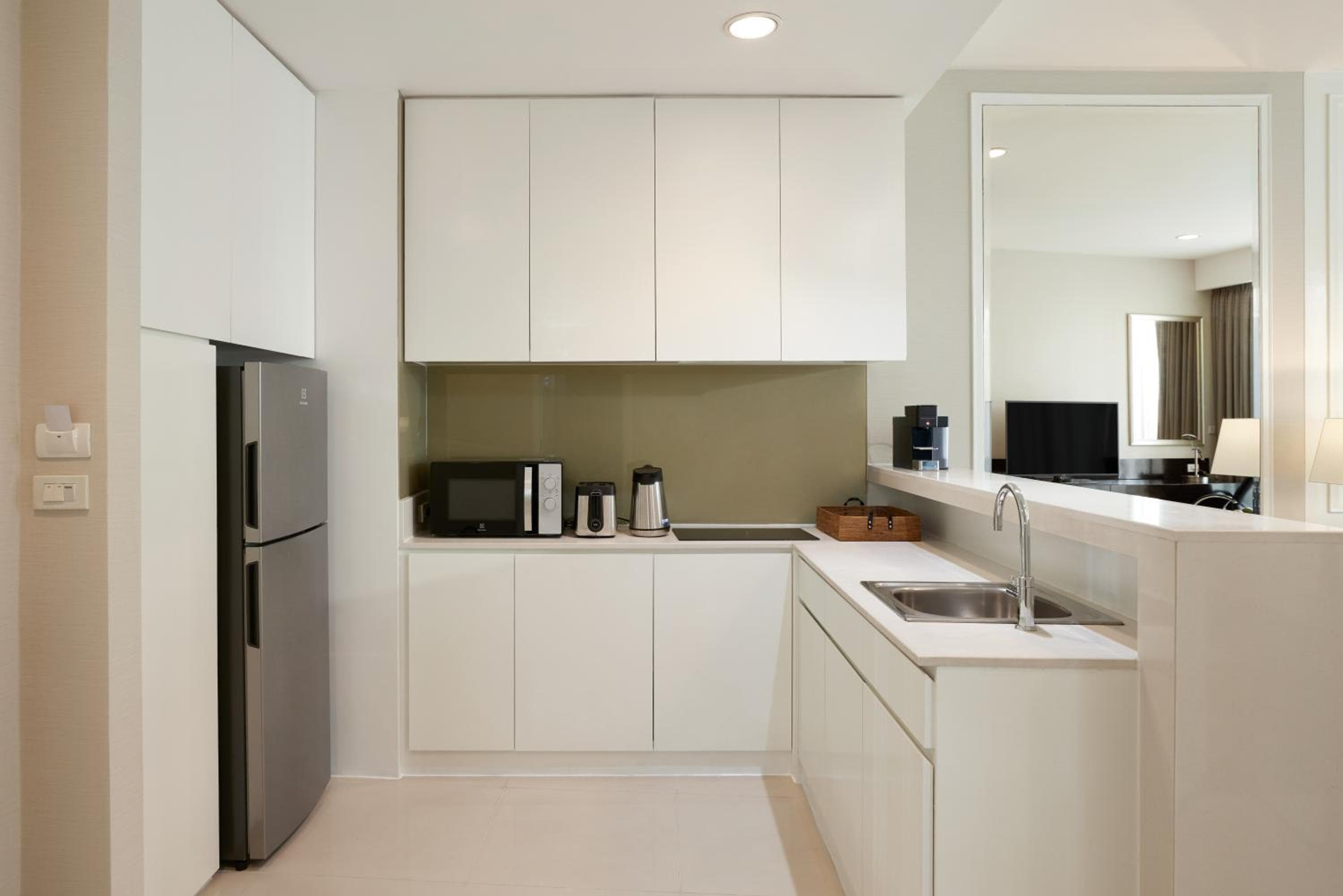 Dusit Suites Hotel Ratchadamri, Bangkok — 3