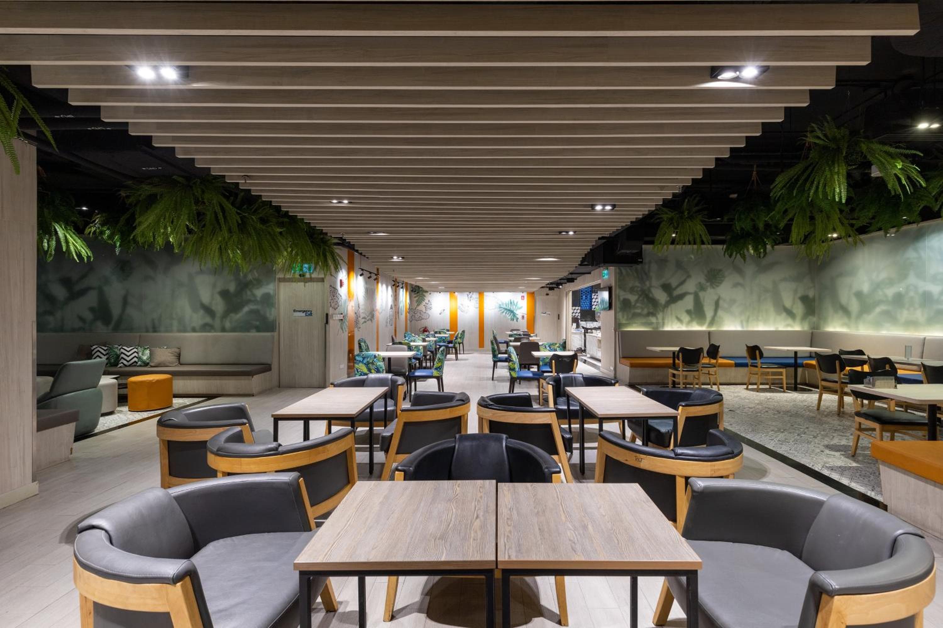 Holiday Inn Express Bangkok Sukhumvit 11 by IHG — 26