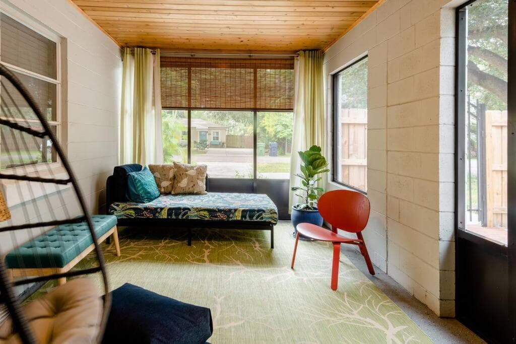 Relax at Renellie — 10
