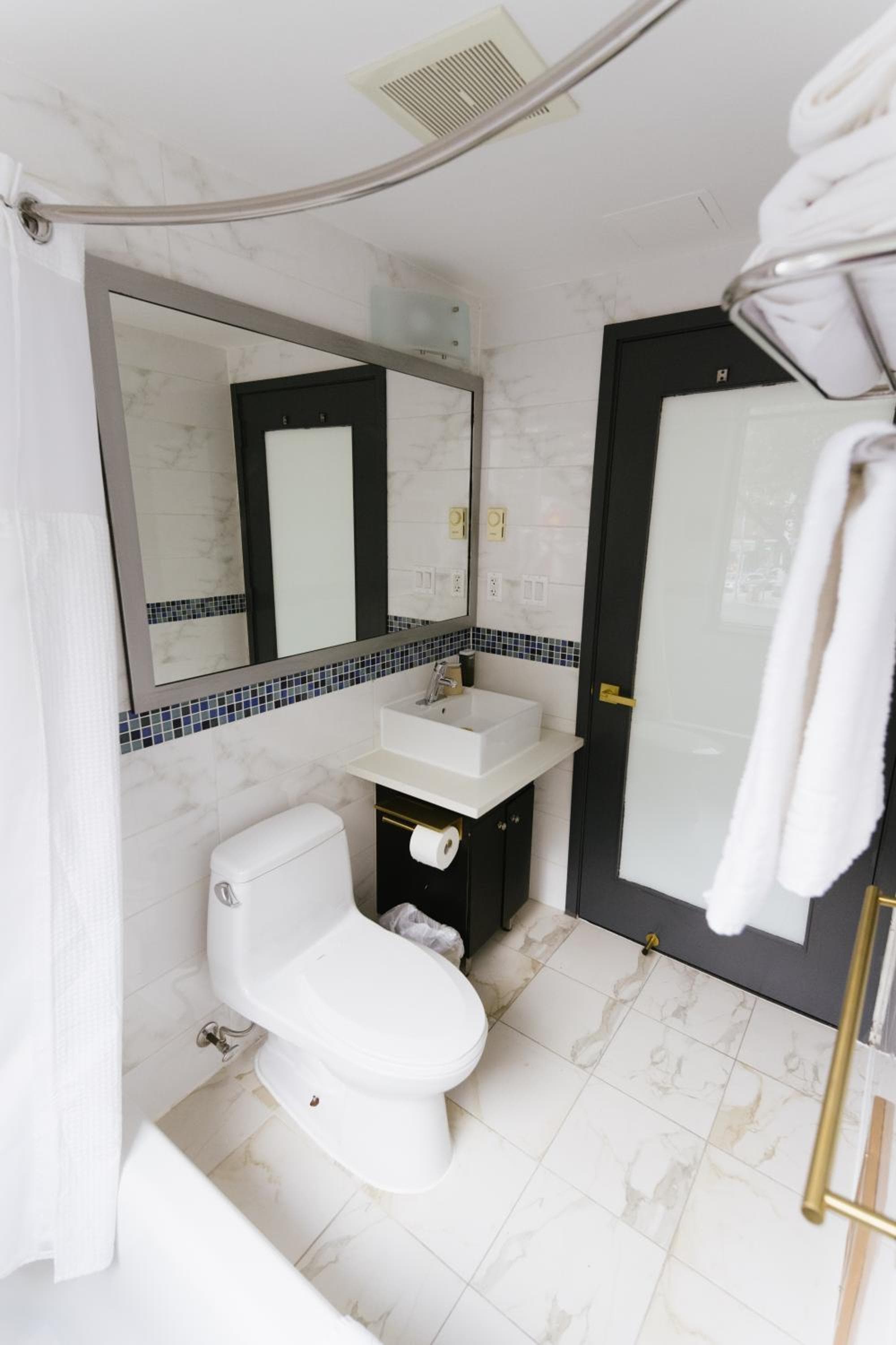 Hotel Richland LES — 23