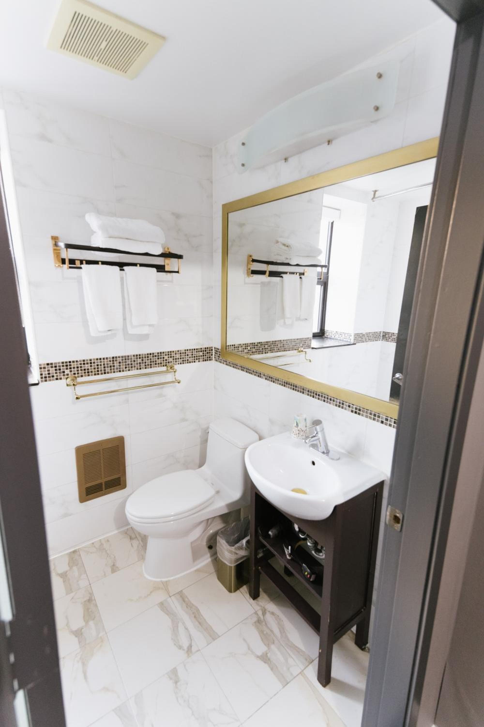 Hotel Richland LES — 20