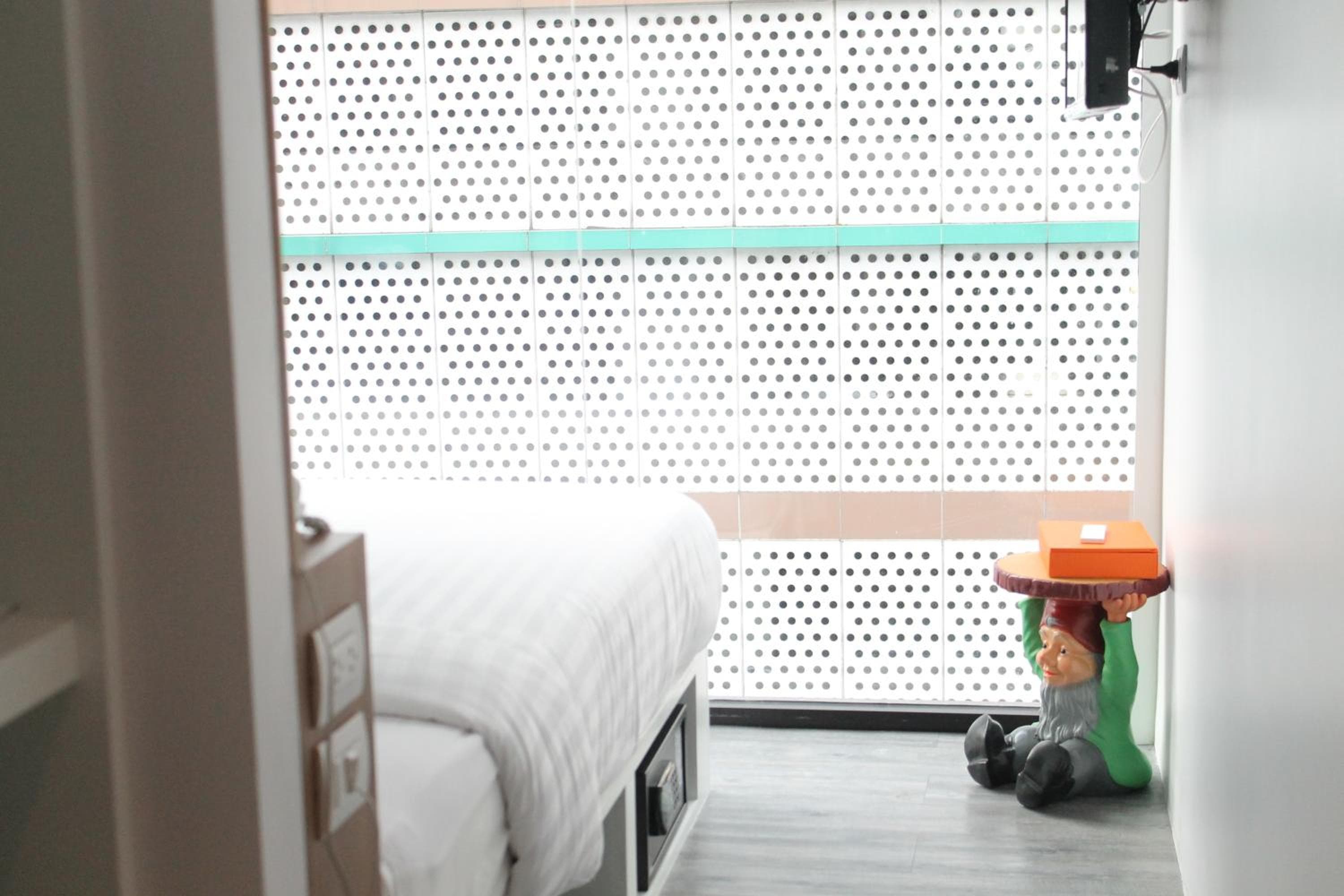 S Box Sukhumvit Hotel - SHA Extra Plus — 9