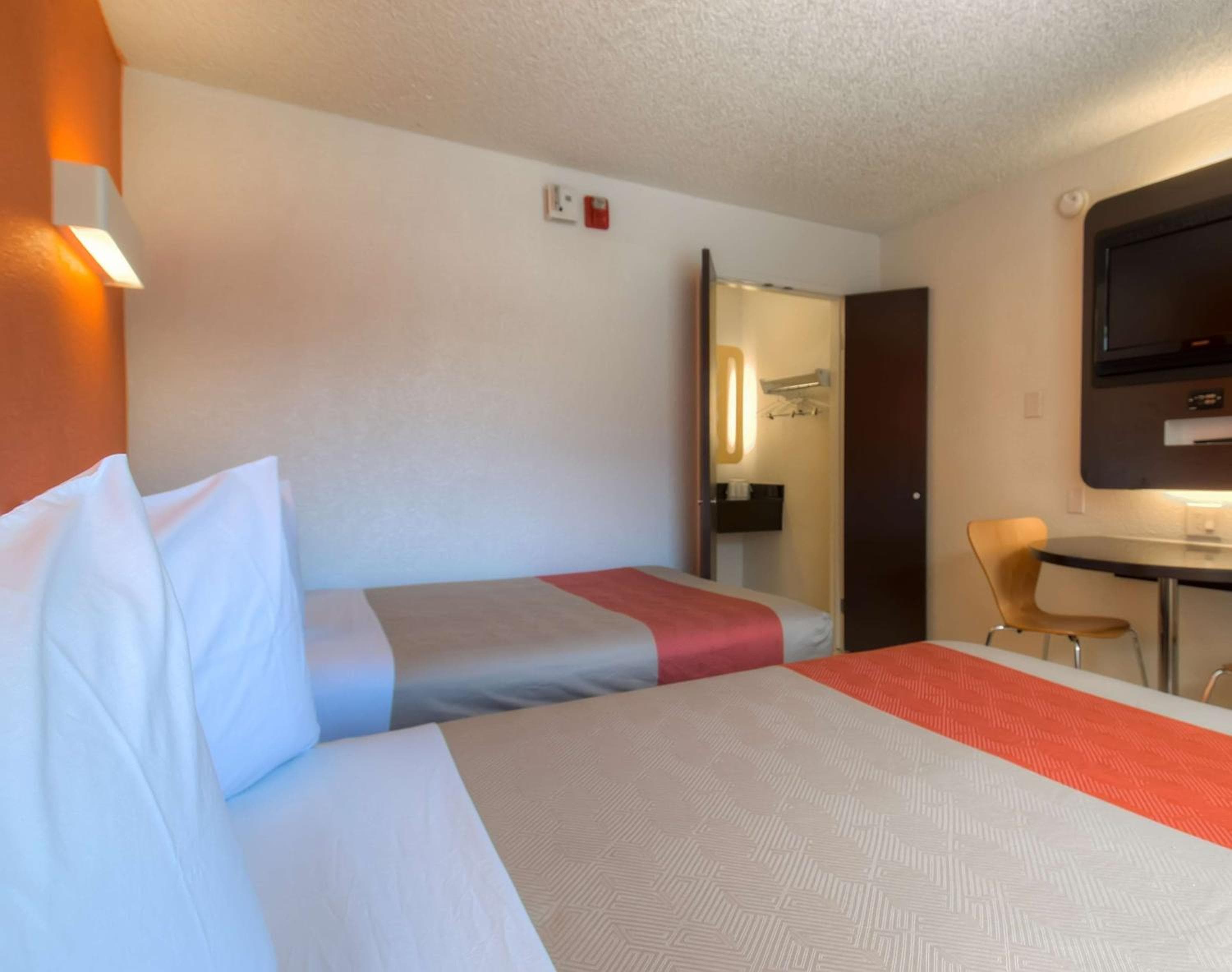 Studio 6 Suites Las Vegas, NV - Tropicana — 14
