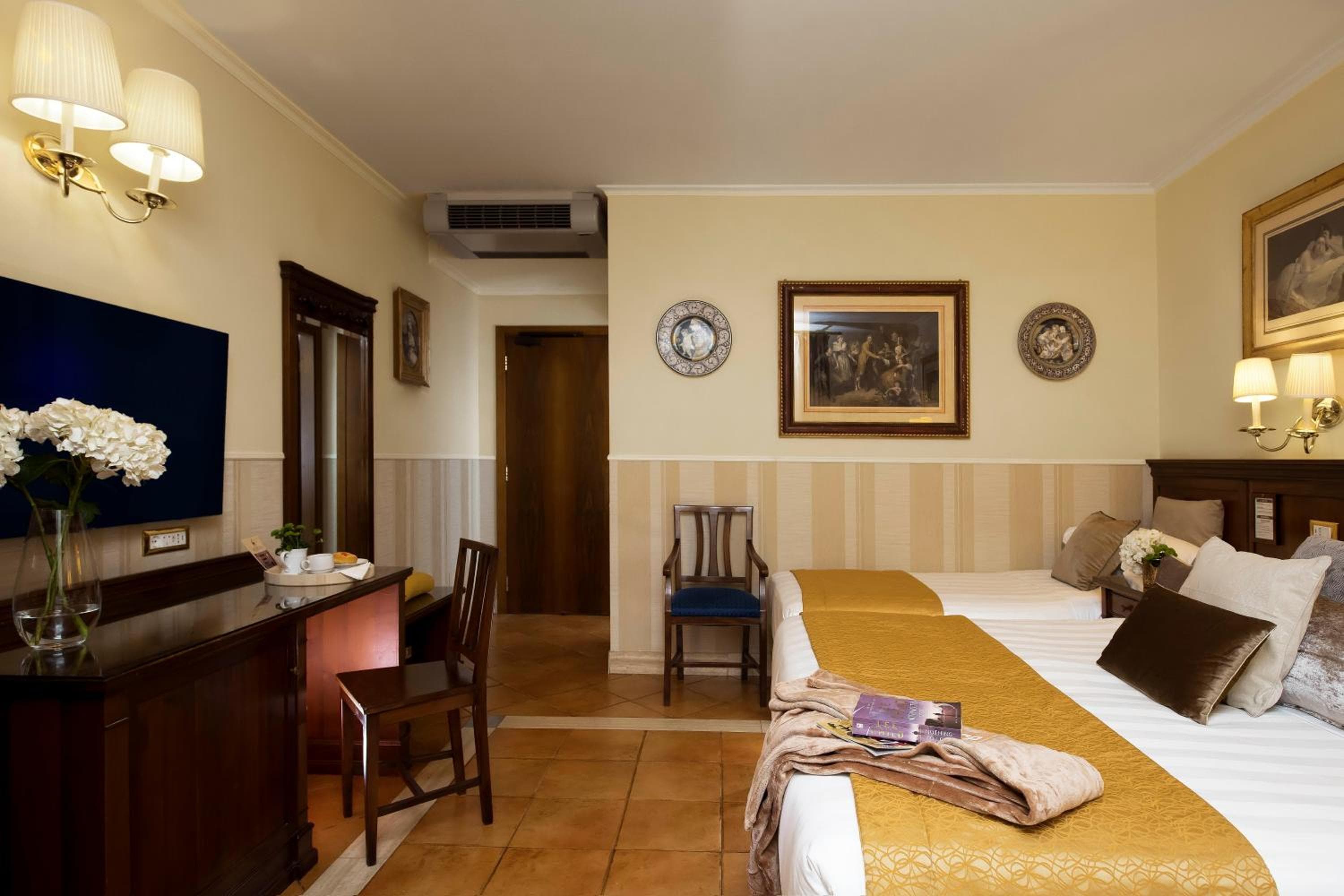 Hotel Des Artistes Roma — 7