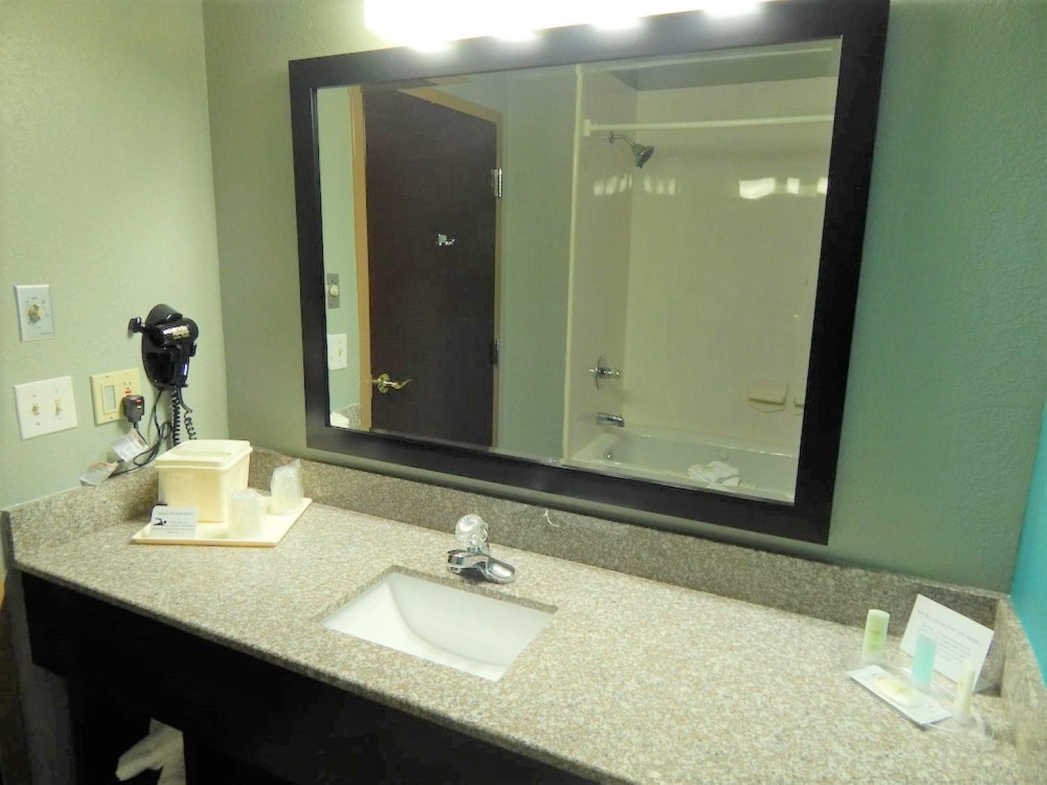 Comfort Suites Tampa - Brandon — 20