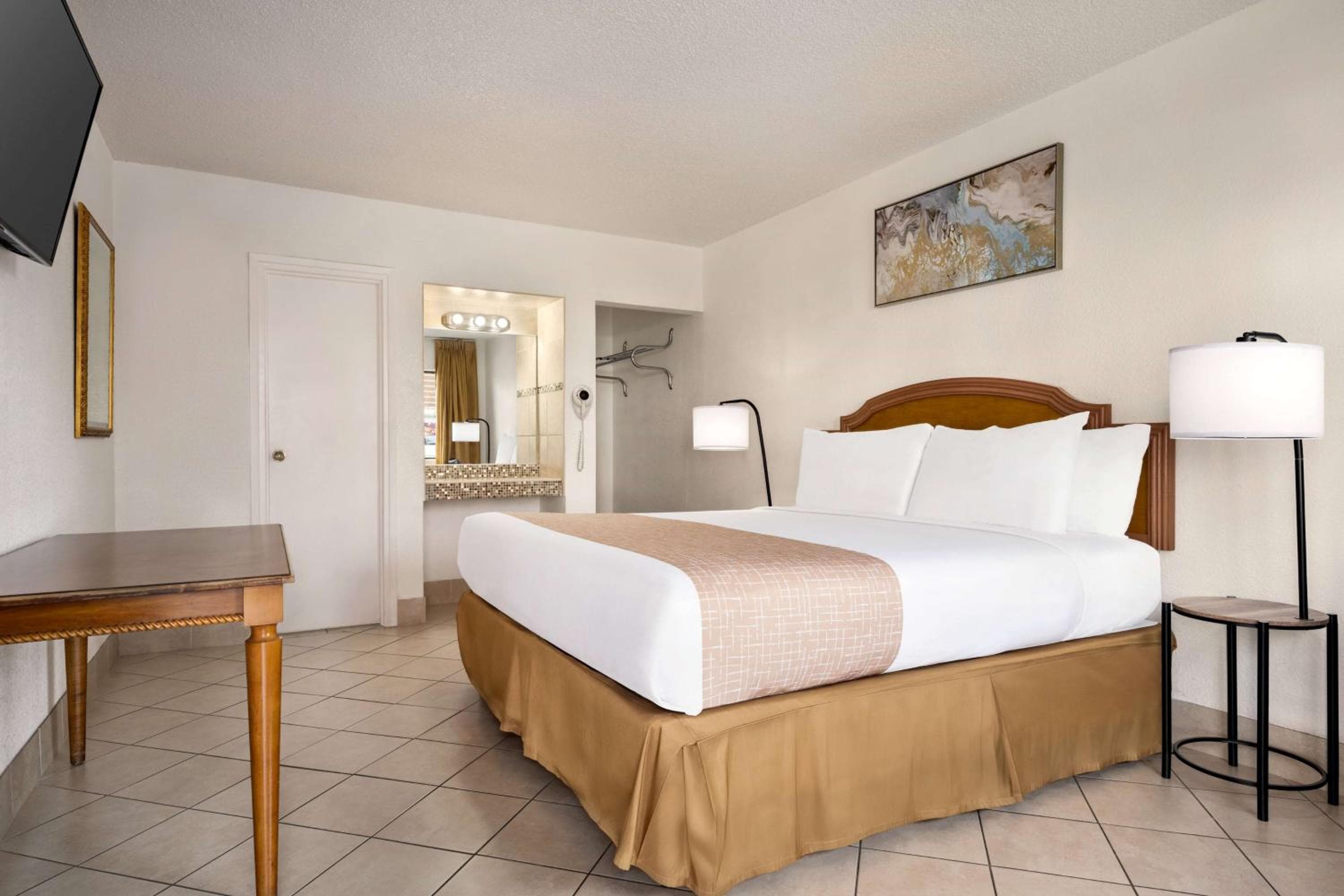 Travelodge by Wyndham Las Vegas — 15