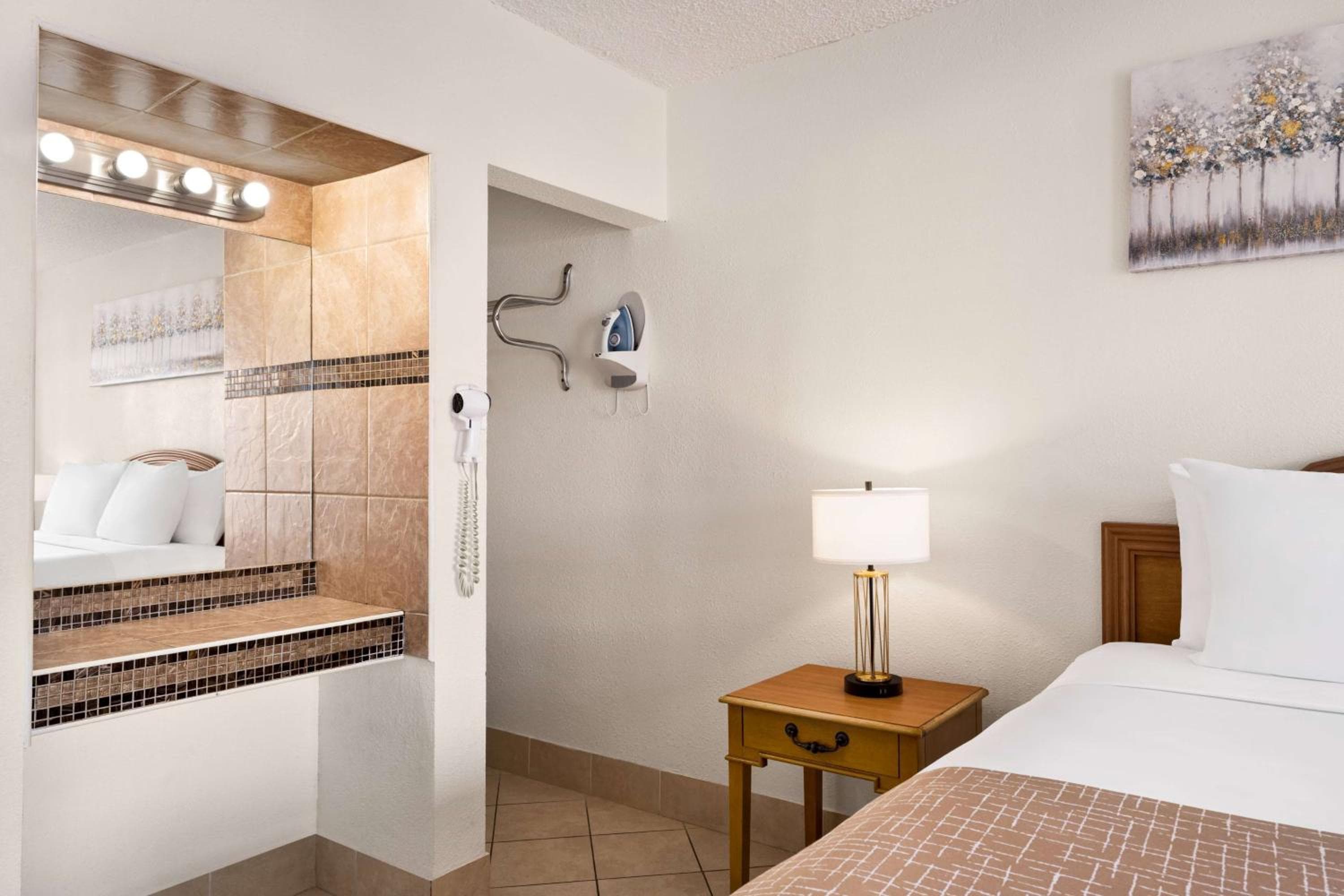 Travelodge by Wyndham Las Vegas — 14