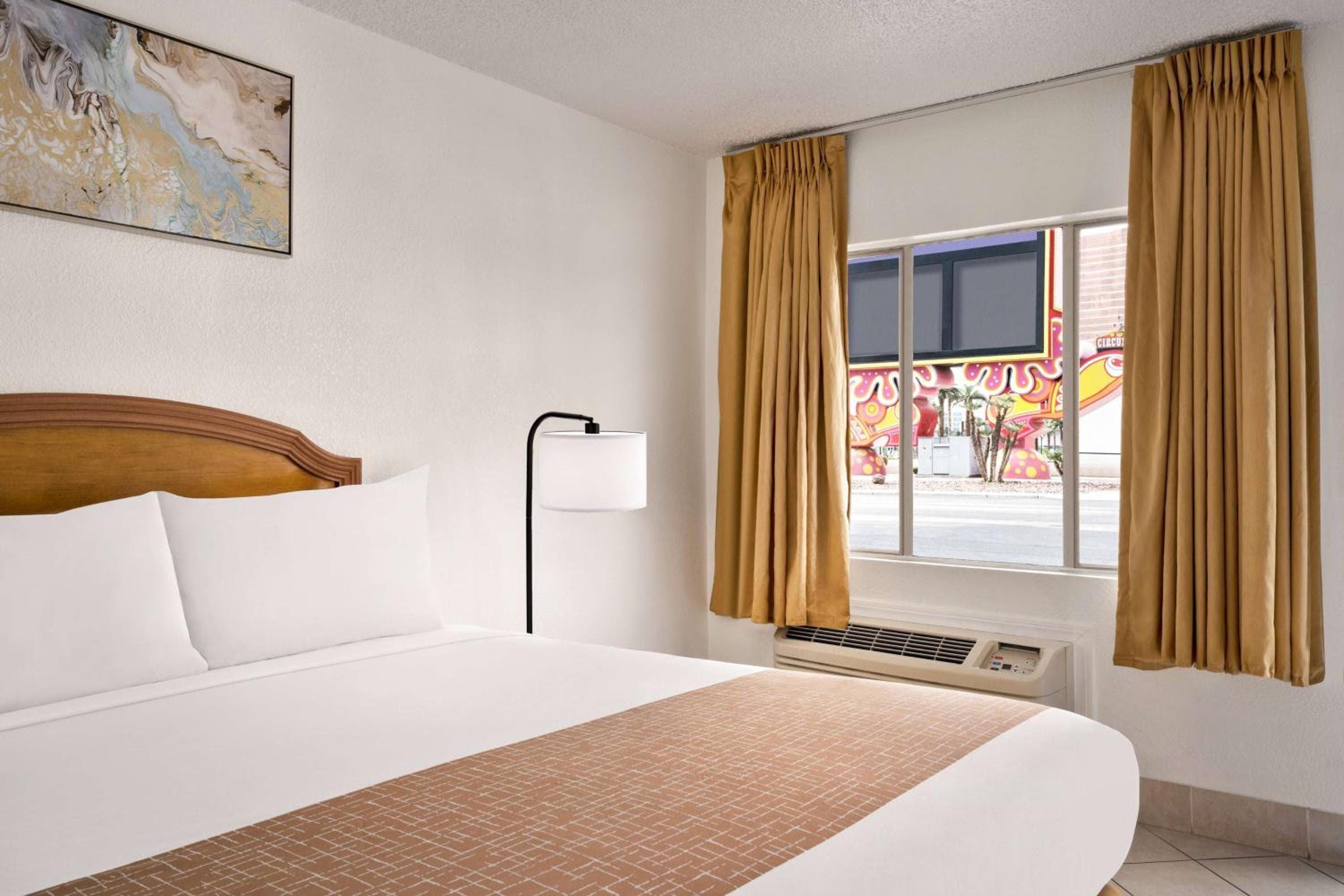 Travelodge by Wyndham Las Vegas — 17