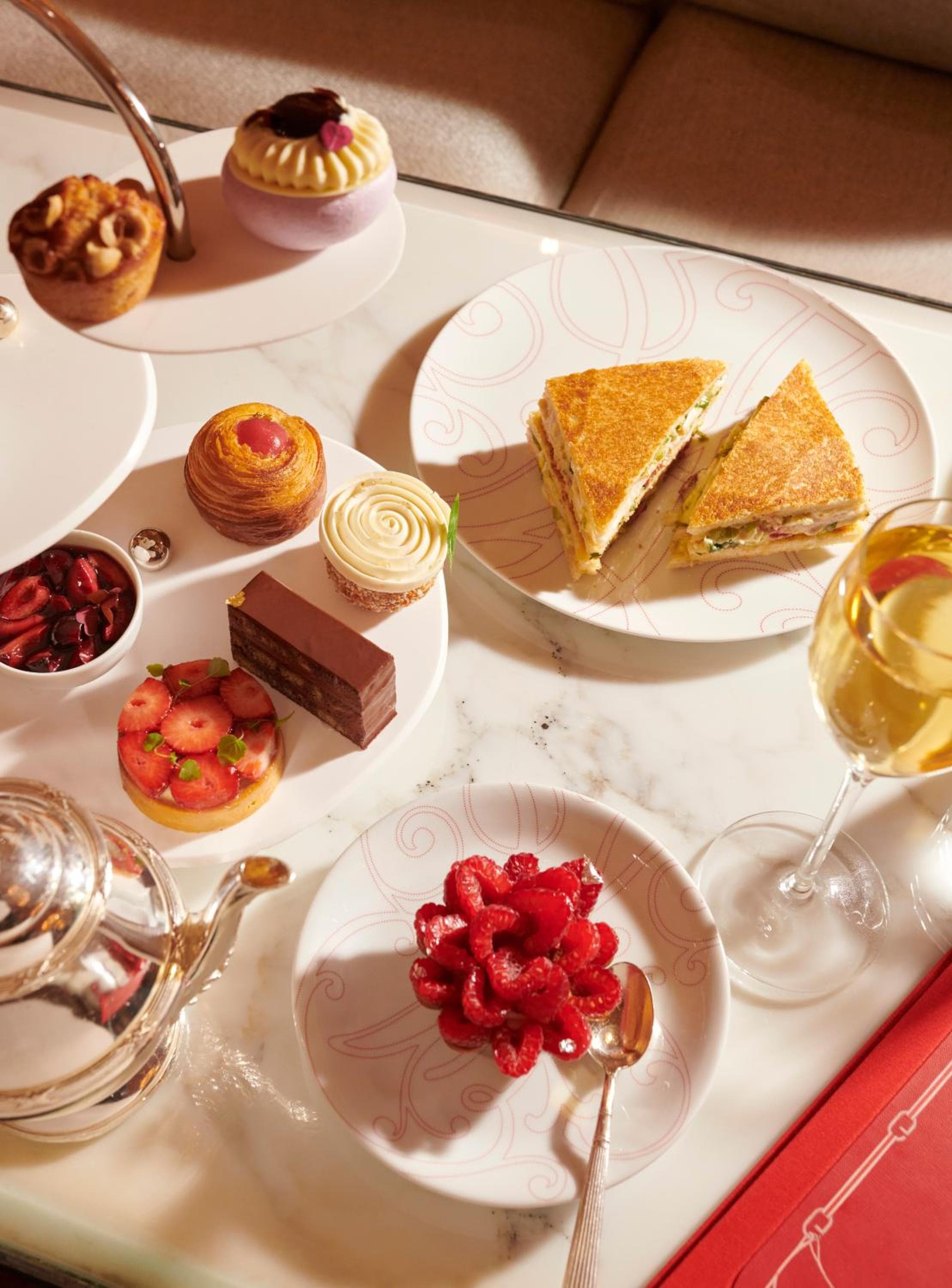Hôtel Plaza Athénée - Dorchester Collection — 27