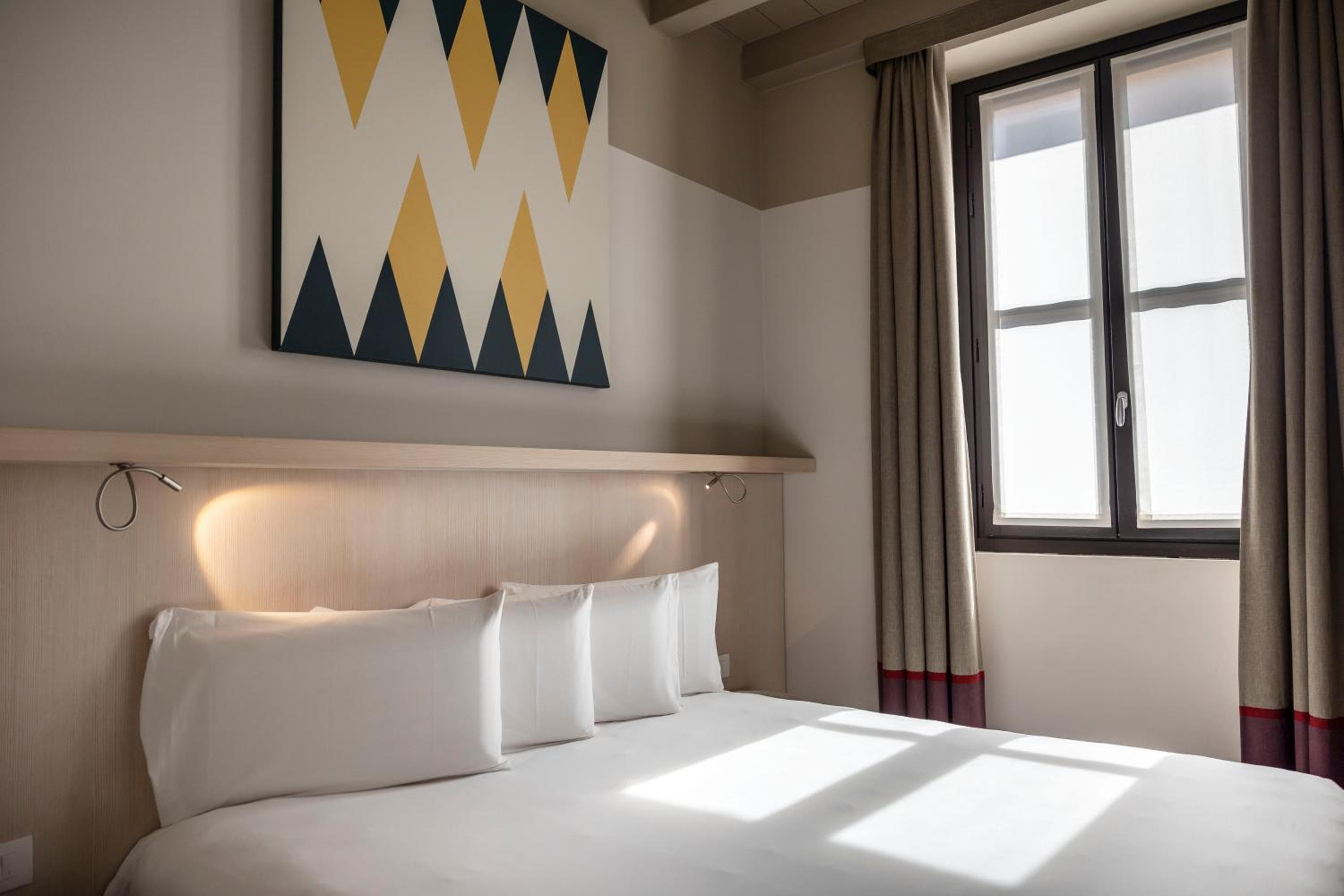 Savona 18 Suites — 29